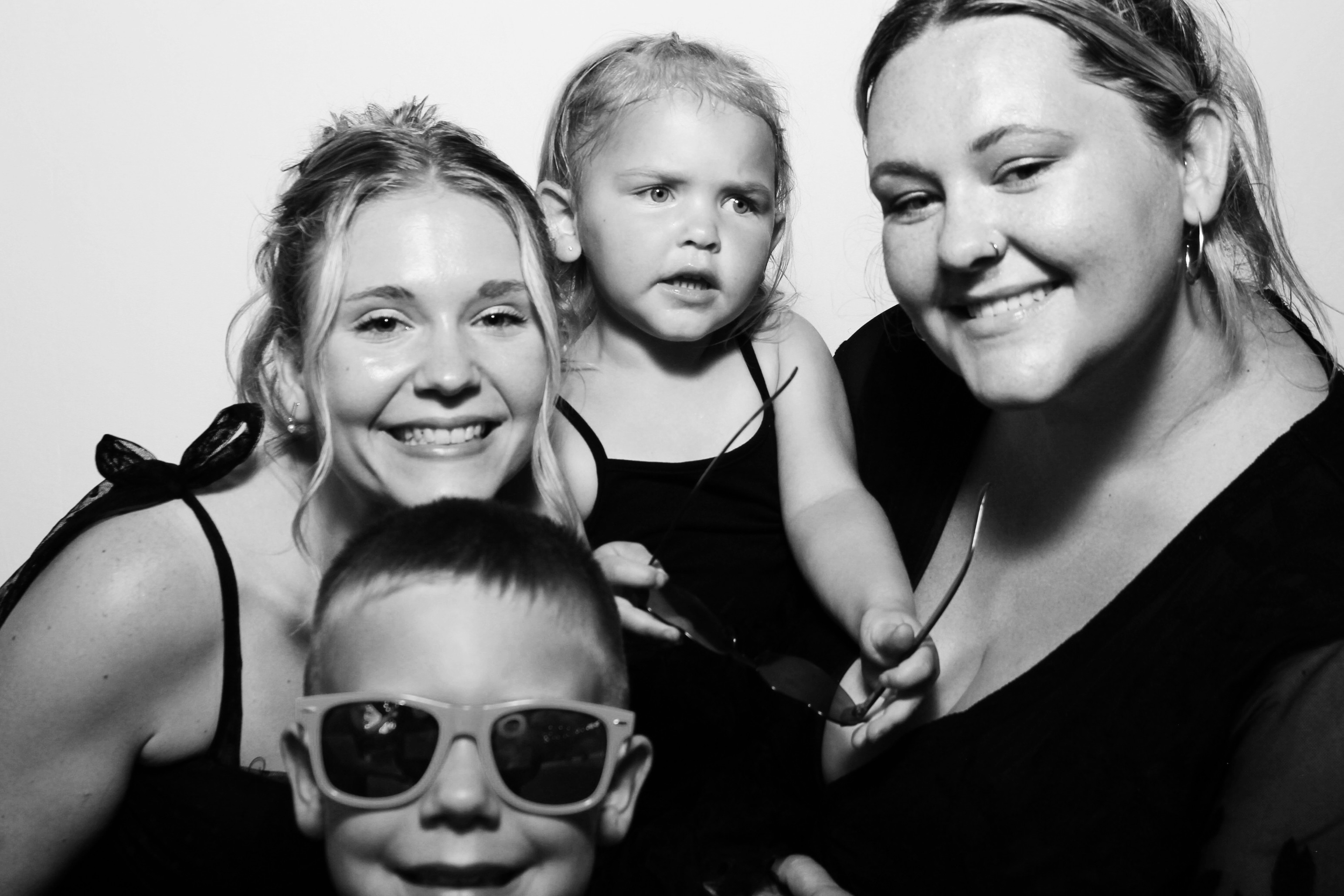 The Rothwells | View more photos from the event at gallery.photoboothcincy.com/u/PhotoBoothCincy/The-Rothwells