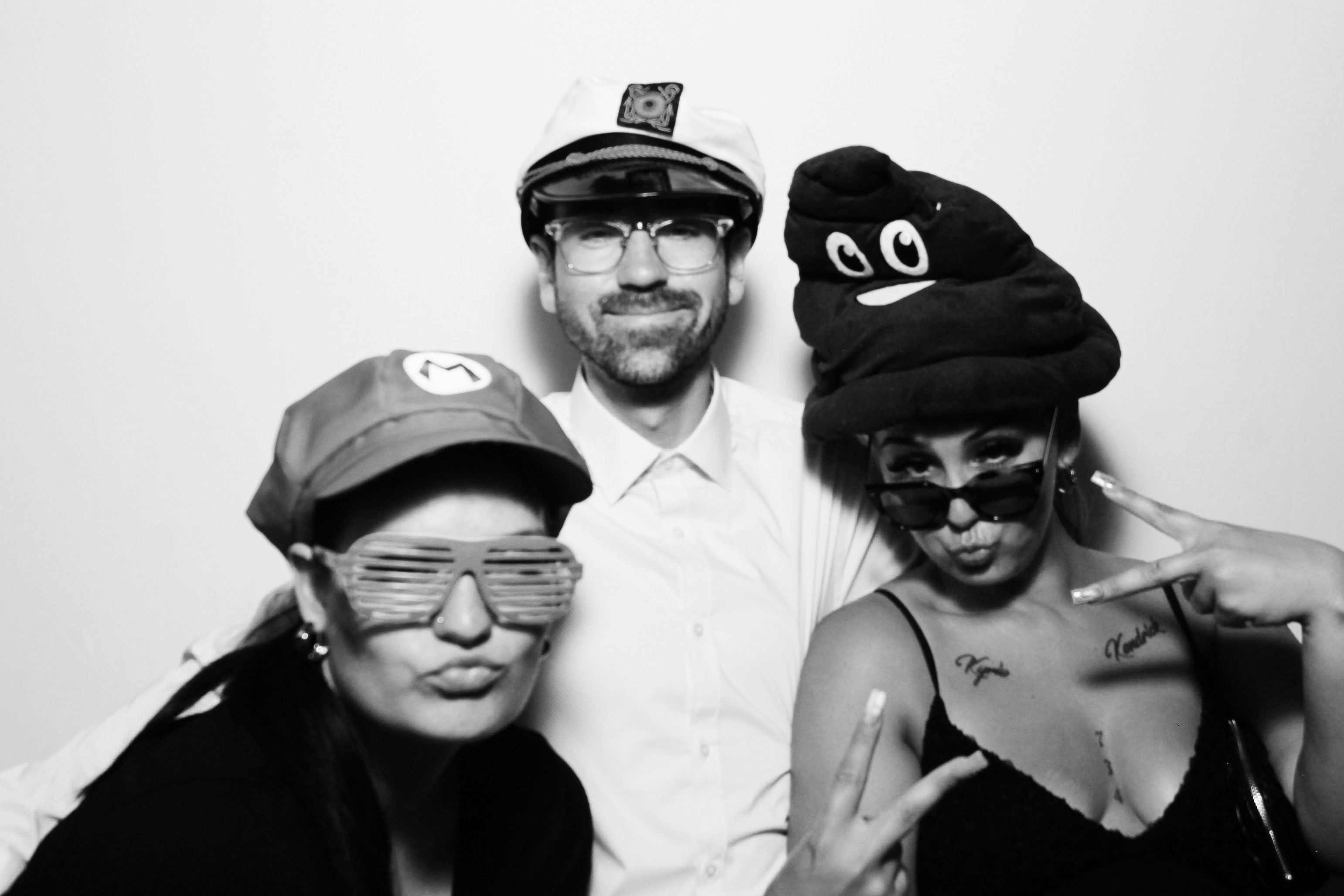 The Rothwells | View more photos from the event at gallery.photoboothcincy.com/u/PhotoBoothCincy/The-Rothwells