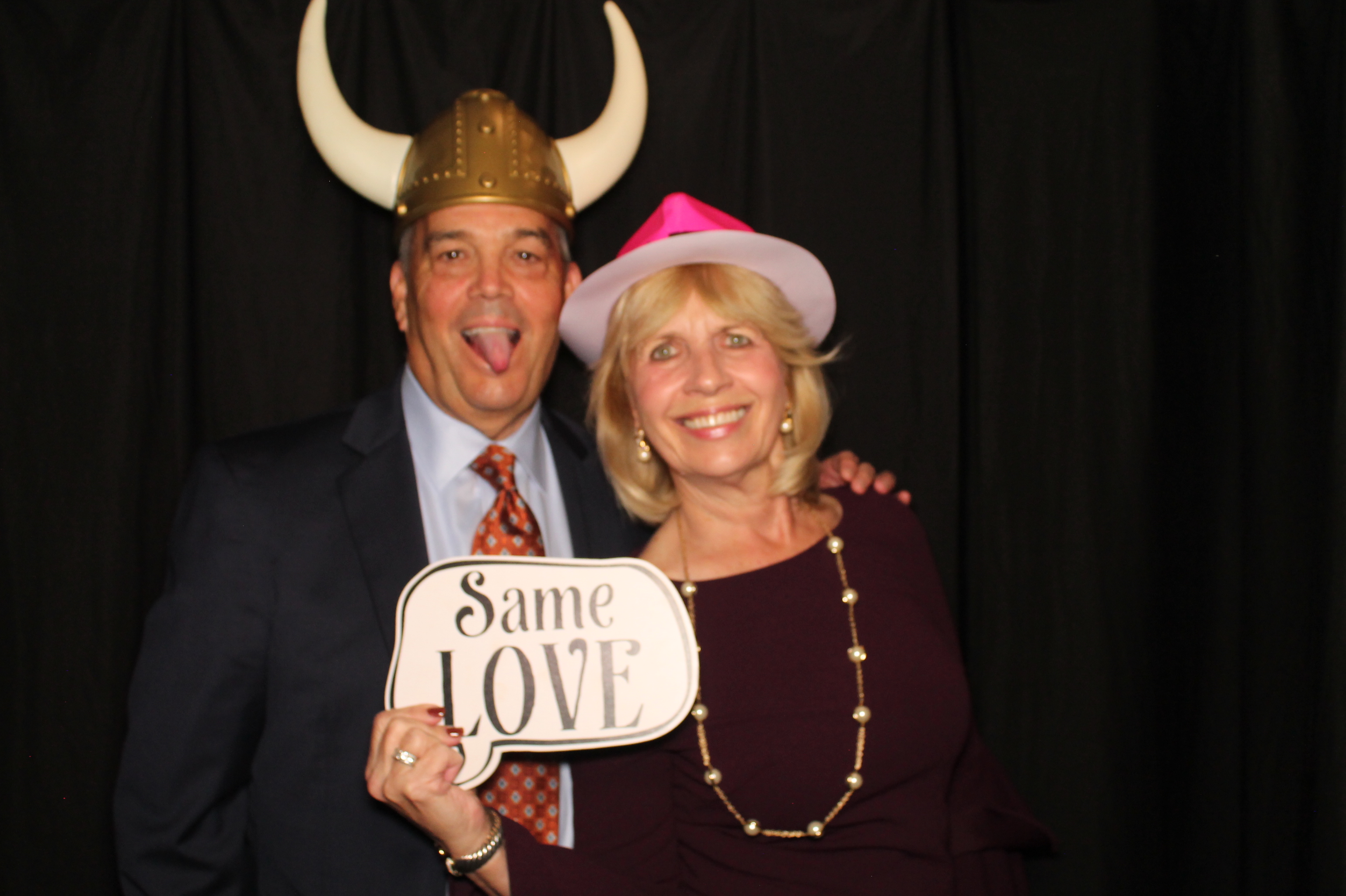 The Salzman's | View more photos from the event at gallery.photoboothcincy.com/u/PhotoBoothCincy/The-Salzmans