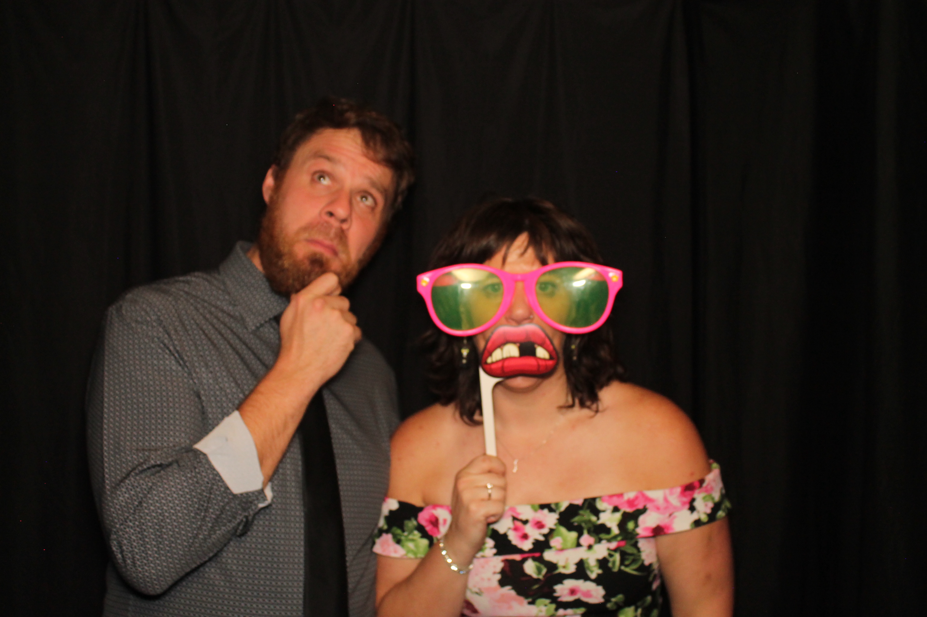 The Salzman's | View more photos from the event at gallery.photoboothcincy.com/u/PhotoBoothCincy/The-Salzmans