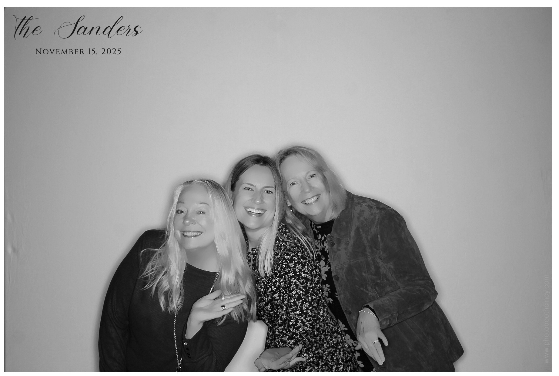 The Sanders | View more photos from the event at gallery.photoboothcincy.com/u/PhotoBoothCincy/The-Sanders