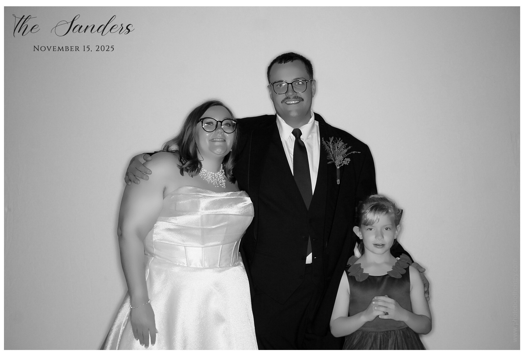 The Sanders | View more photos from the event at gallery.photoboothcincy.com/u/PhotoBoothCincy/The-Sanders