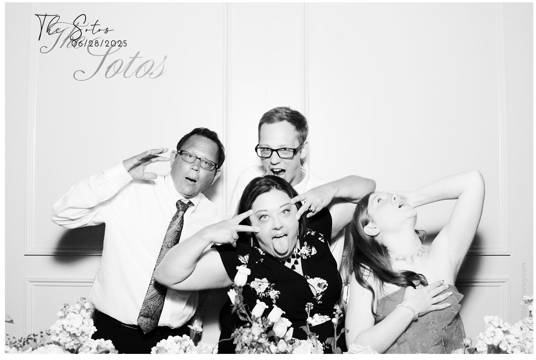 The Soto's | View more photos from the event at gallery.photoboothcincy.com/u/PhotoBoothCincy/The-Sotos