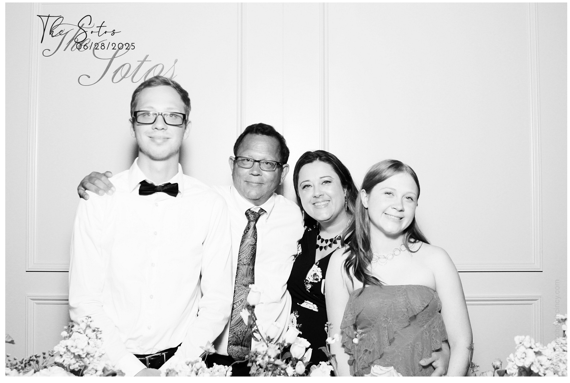 The Soto's | View more photos from the event at gallery.photoboothcincy.com/u/PhotoBoothCincy/The-Sotos