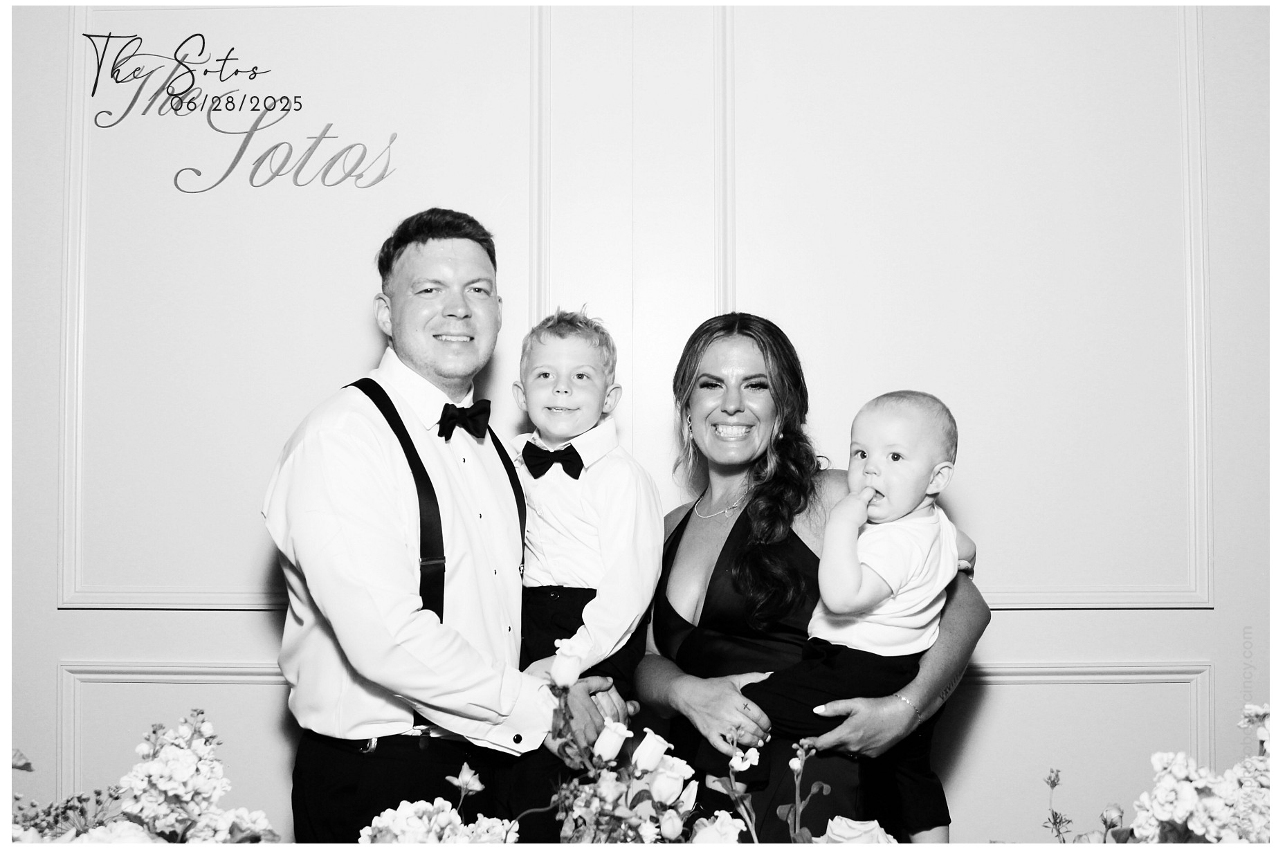 The Soto's | View more photos from the event at gallery.photoboothcincy.com/u/PhotoBoothCincy/The-Sotos