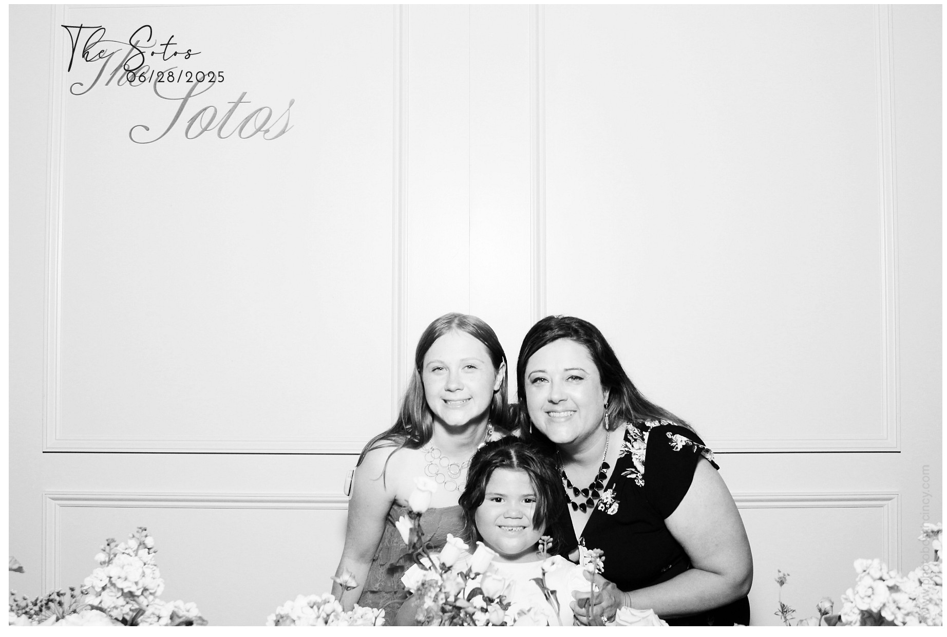 The Soto's | View more photos from the event at gallery.photoboothcincy.com/u/PhotoBoothCincy/The-Sotos