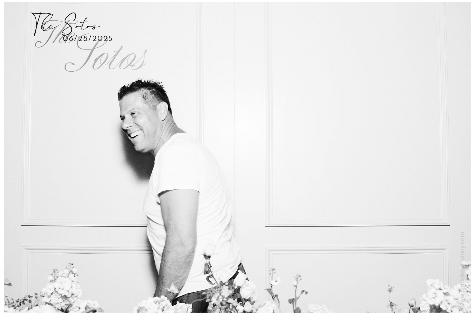The Soto's | View more photos from the event at gallery.photoboothcincy.com/u/PhotoBoothCincy/The-Sotos