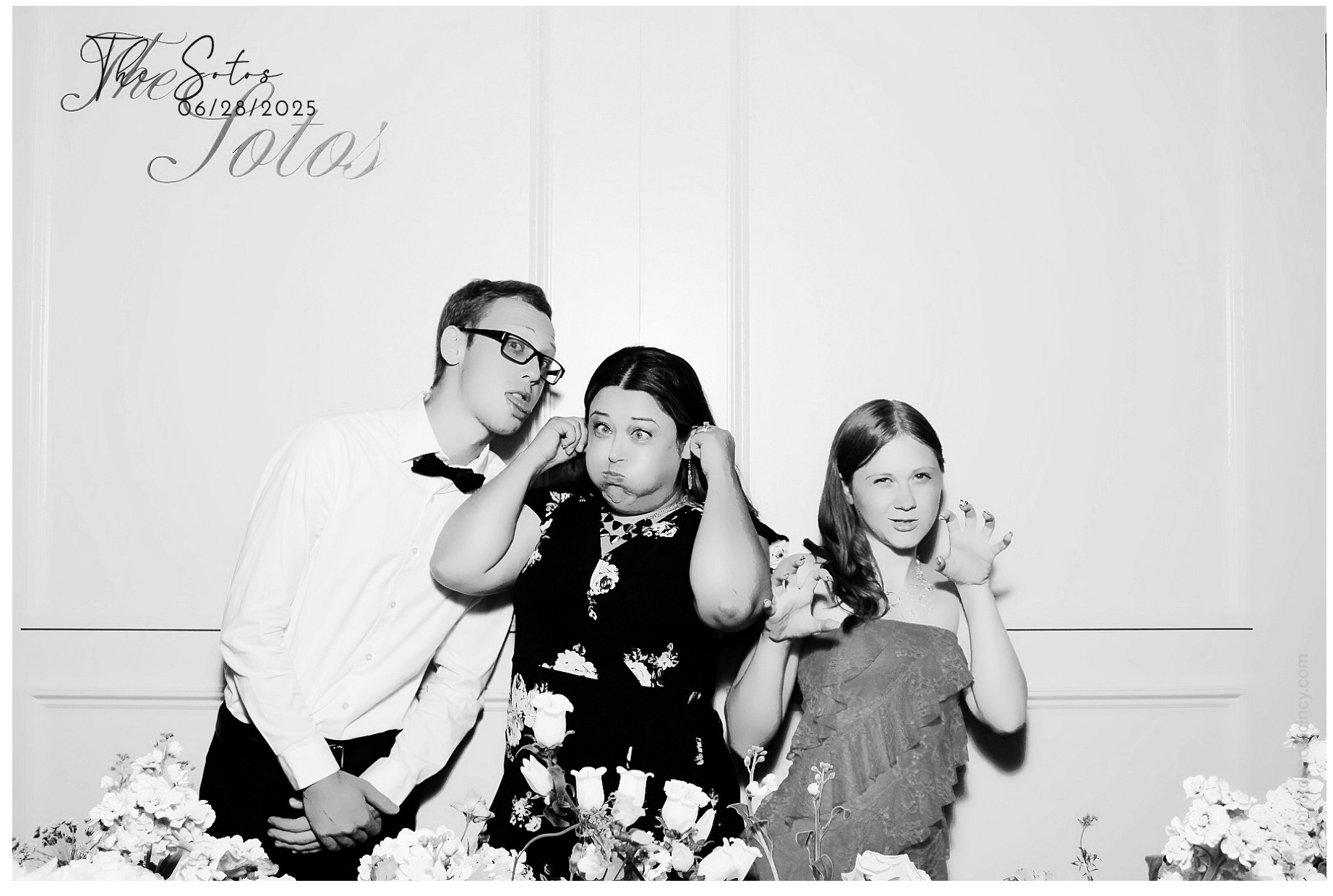 The Soto's | View more photos from the event at gallery.photoboothcincy.com/u/PhotoBoothCincy/The-Sotos