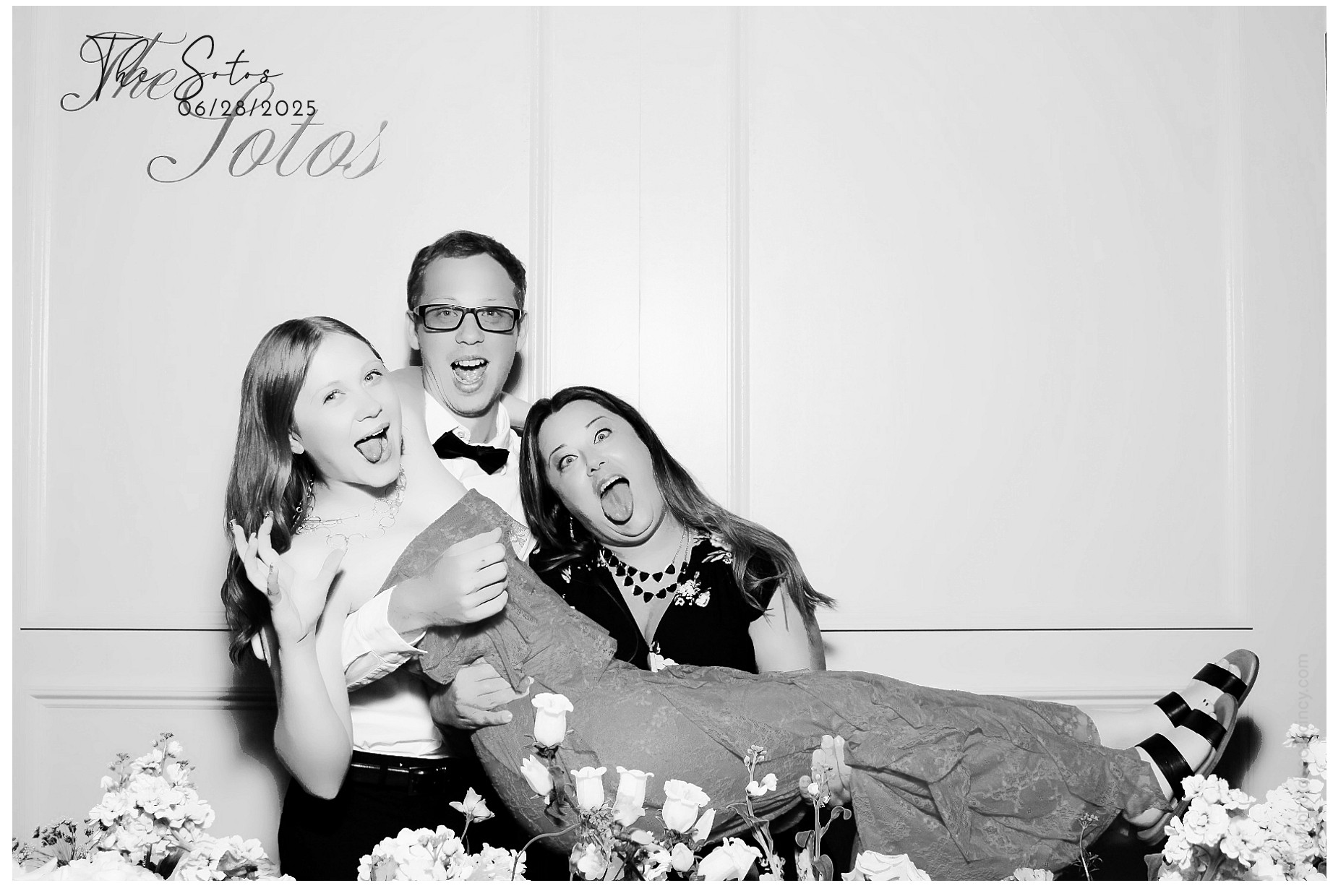 The Soto's | View more photos from the event at gallery.photoboothcincy.com/u/PhotoBoothCincy/The-Sotos