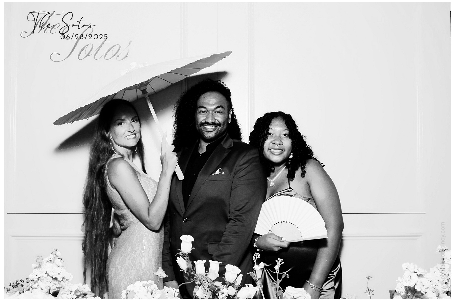The Soto's | View more photos from the event at gallery.photoboothcincy.com/u/PhotoBoothCincy/The-Sotos