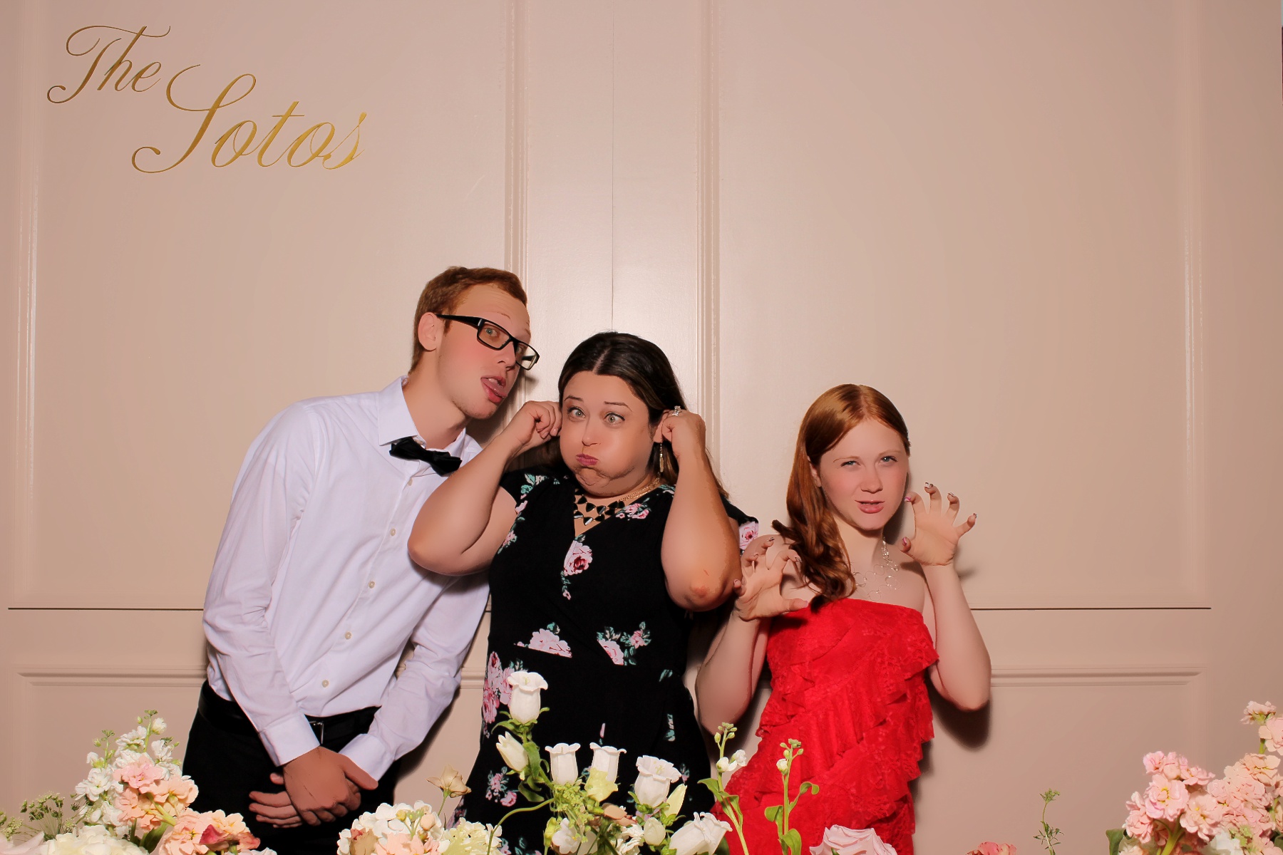 The Soto's | View more photos from the event at gallery.photoboothcincy.com/u/PhotoBoothCincy/The-Sotos
