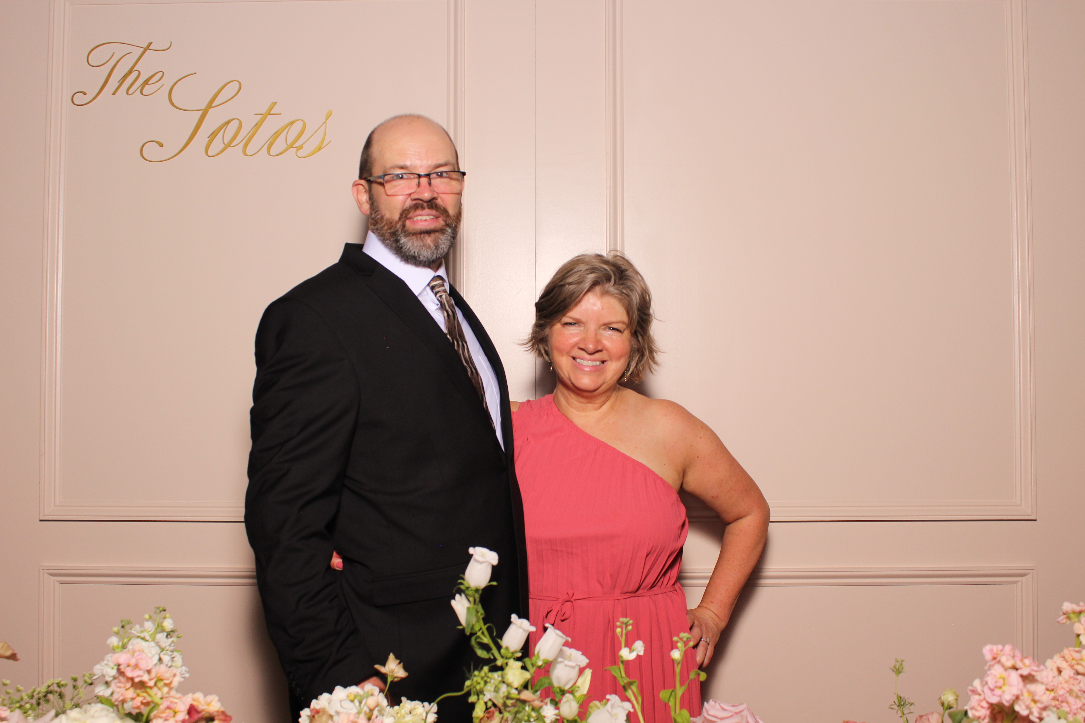 The Soto's | View more photos from the event at gallery.photoboothcincy.com/u/PhotoBoothCincy/The-Sotos