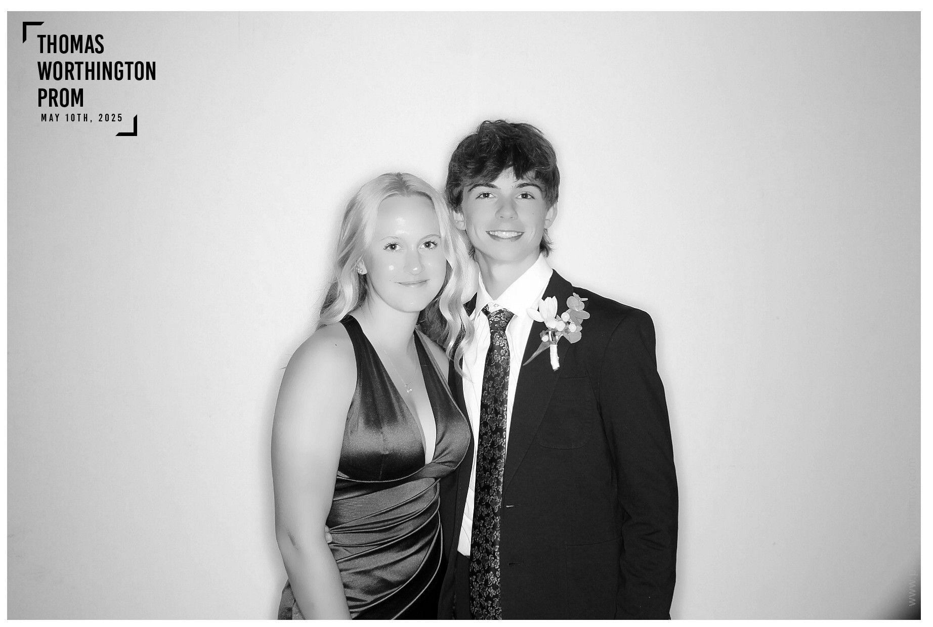Thomas Worthington High School Prom 2025 | View more photos from the event at gallery.photoboothcincy.com/u/PhotoBoothCincy/Thomas-Worthington-High-School-Prom-2025