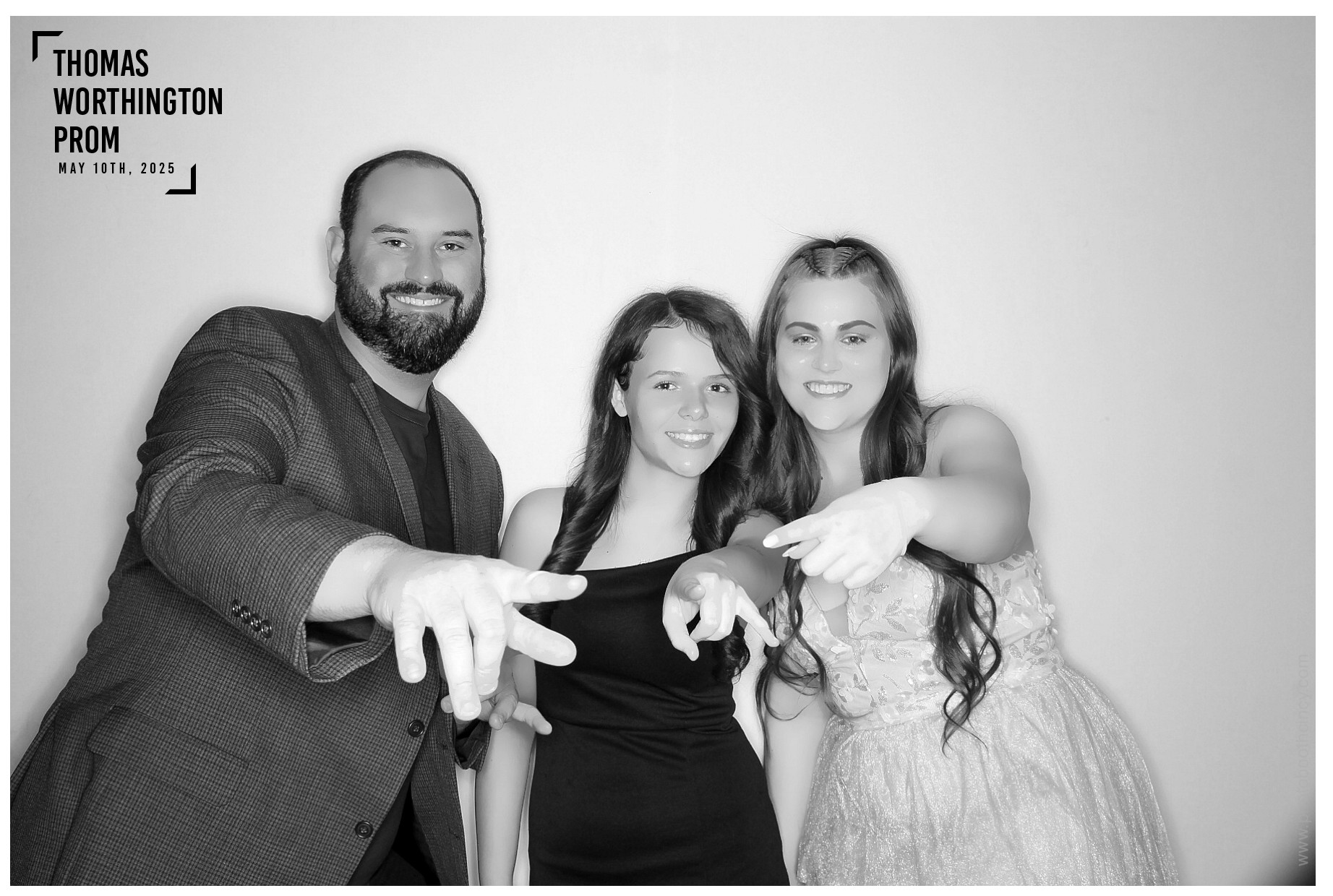 Thomas Worthington High School Prom 2025 | View more photos from the event at gallery.photoboothcincy.com/u/PhotoBoothCincy/Thomas-Worthington-High-School-Prom-2025