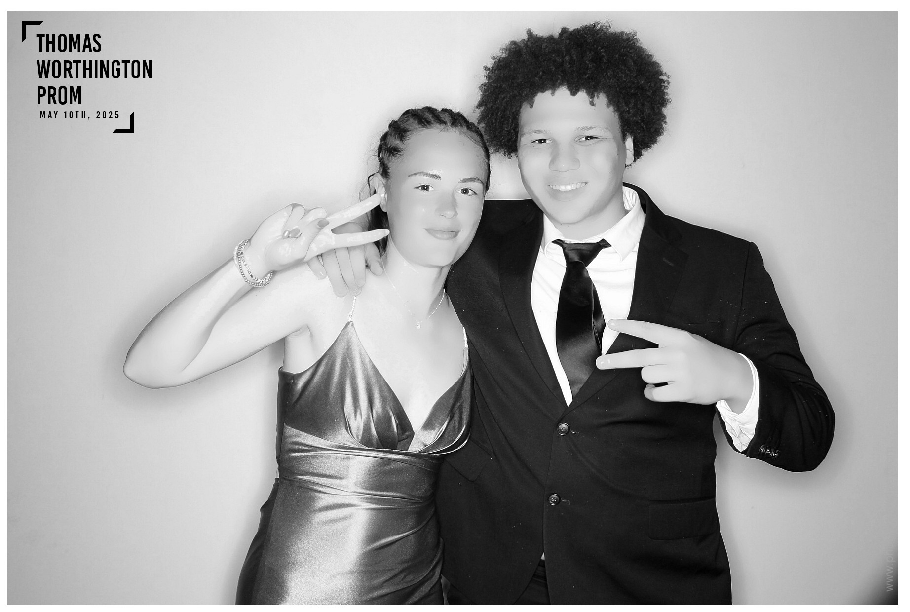 Thomas Worthington High School Prom 2025 | View more photos from the event at gallery.photoboothcincy.com/u/PhotoBoothCincy/Thomas-Worthington-High-School-Prom-2025