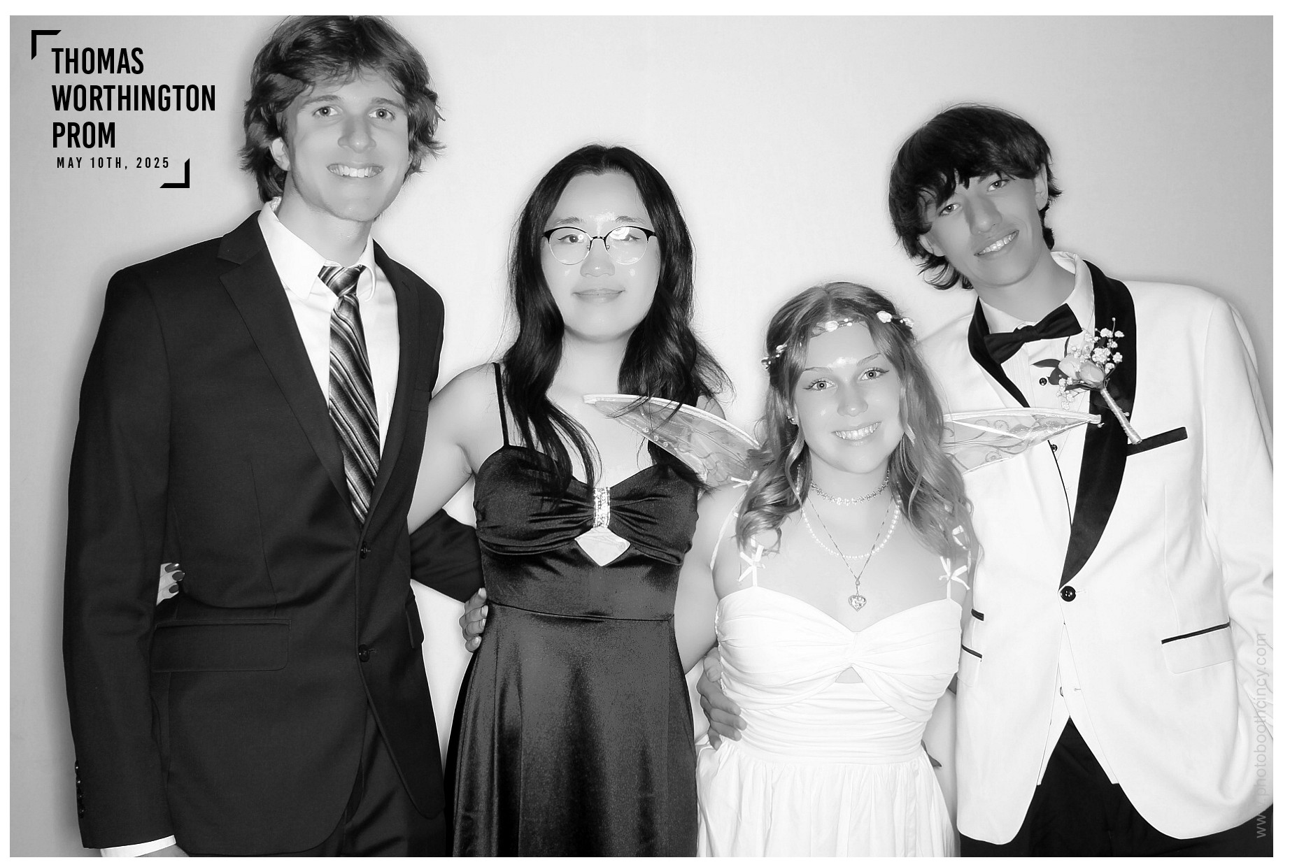 Thomas Worthington High School Prom 2025 | View more photos from the event at gallery.photoboothcincy.com/u/PhotoBoothCincy/Thomas-Worthington-High-School-Prom-2025