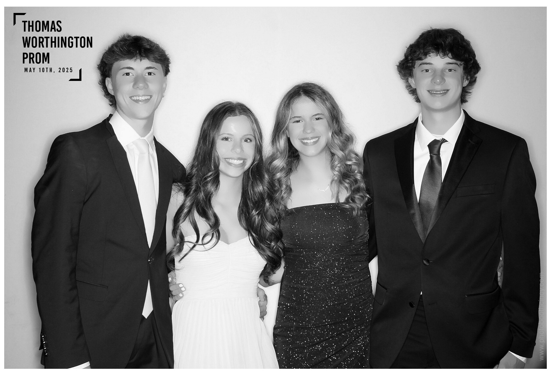 Thomas Worthington High School Prom 2025 | View more photos from the event at gallery.photoboothcincy.com/u/PhotoBoothCincy/Thomas-Worthington-High-School-Prom-2025