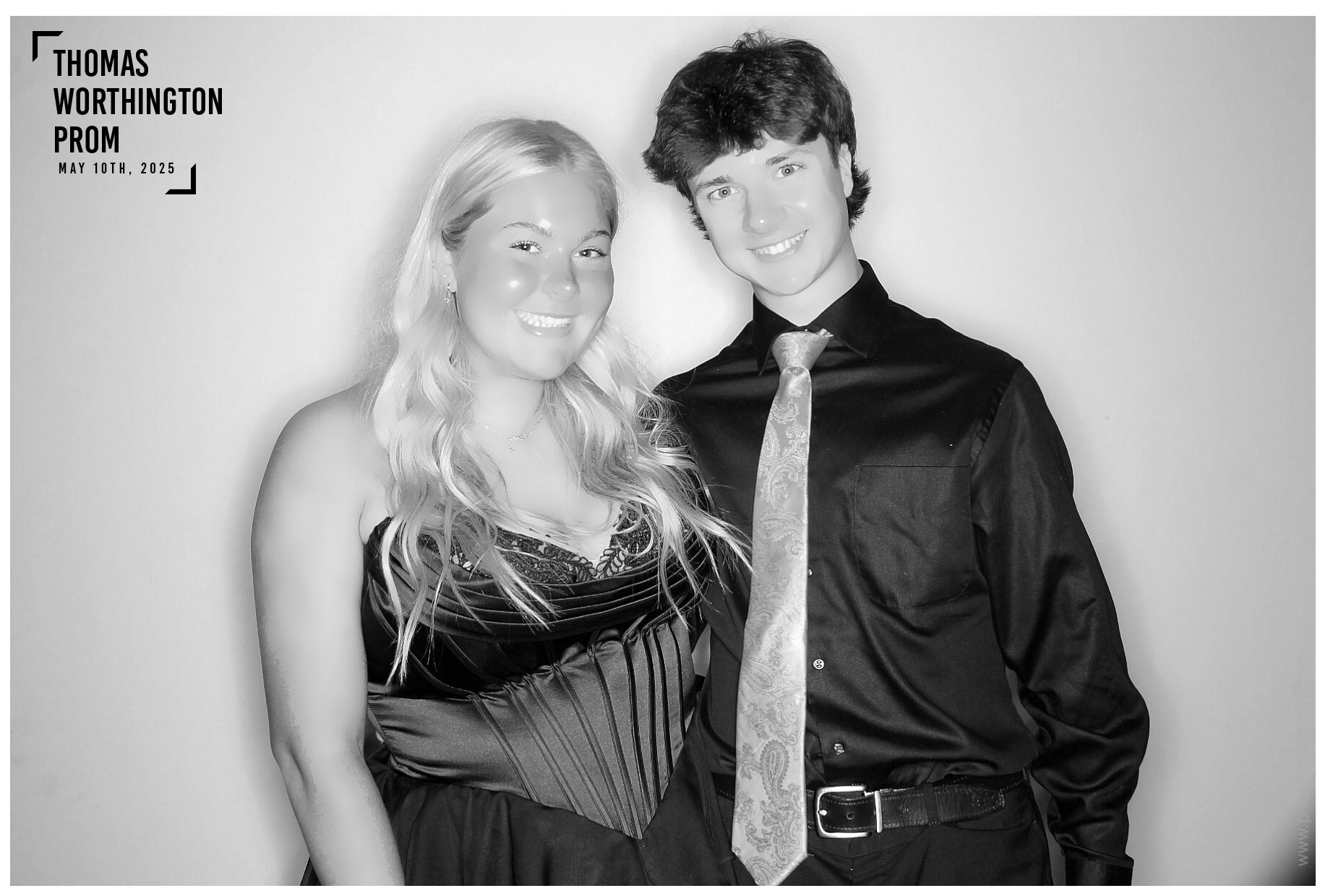 Thomas Worthington High School Prom 2025 | View more photos from the event at gallery.photoboothcincy.com/u/PhotoBoothCincy/Thomas-Worthington-High-School-Prom-2025