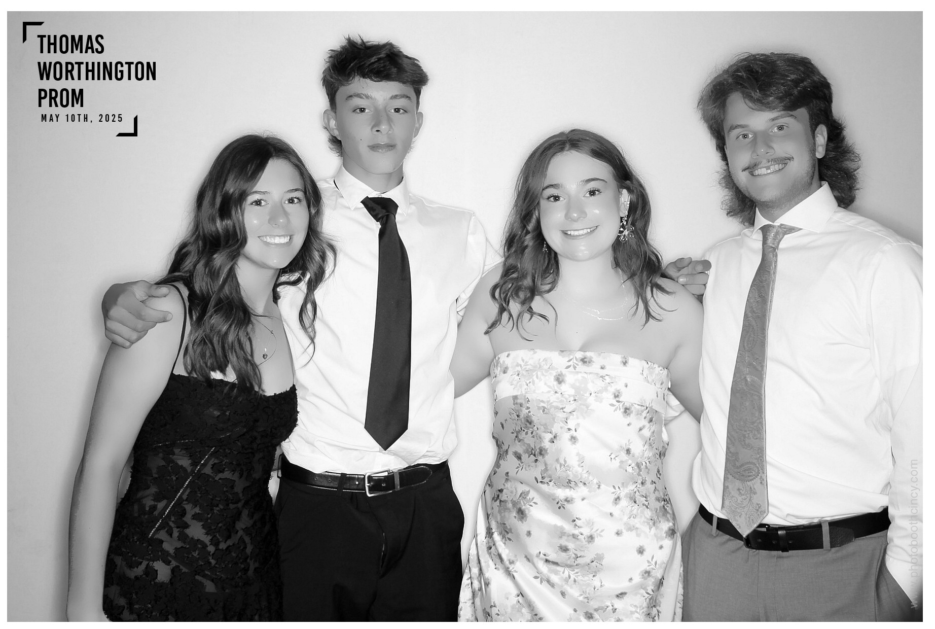 Thomas Worthington High School Prom 2025 | View more photos from the event at gallery.photoboothcincy.com/u/PhotoBoothCincy/Thomas-Worthington-High-School-Prom-2025