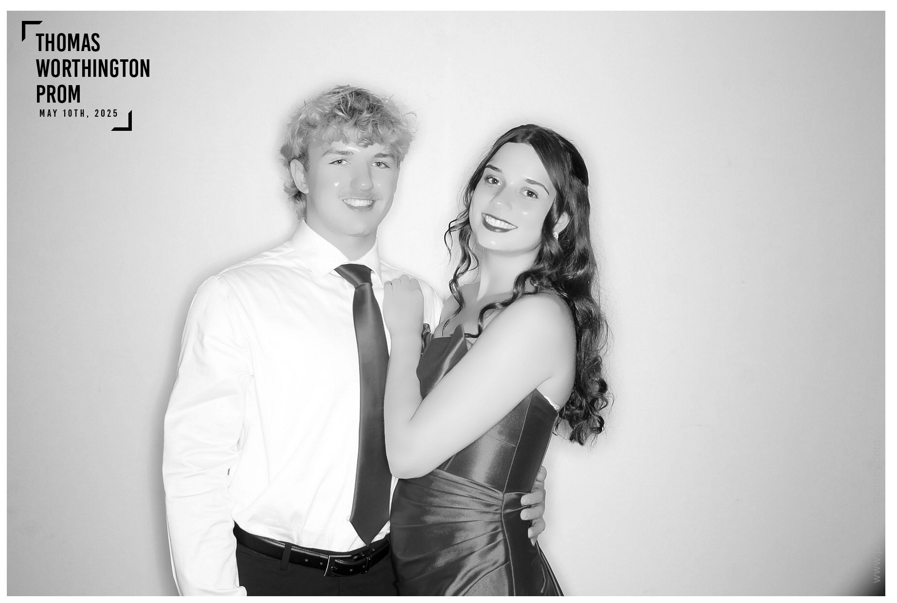 Thomas Worthington High School Prom 2025 | View more photos from the event at gallery.photoboothcincy.com/u/PhotoBoothCincy/Thomas-Worthington-High-School-Prom-2025