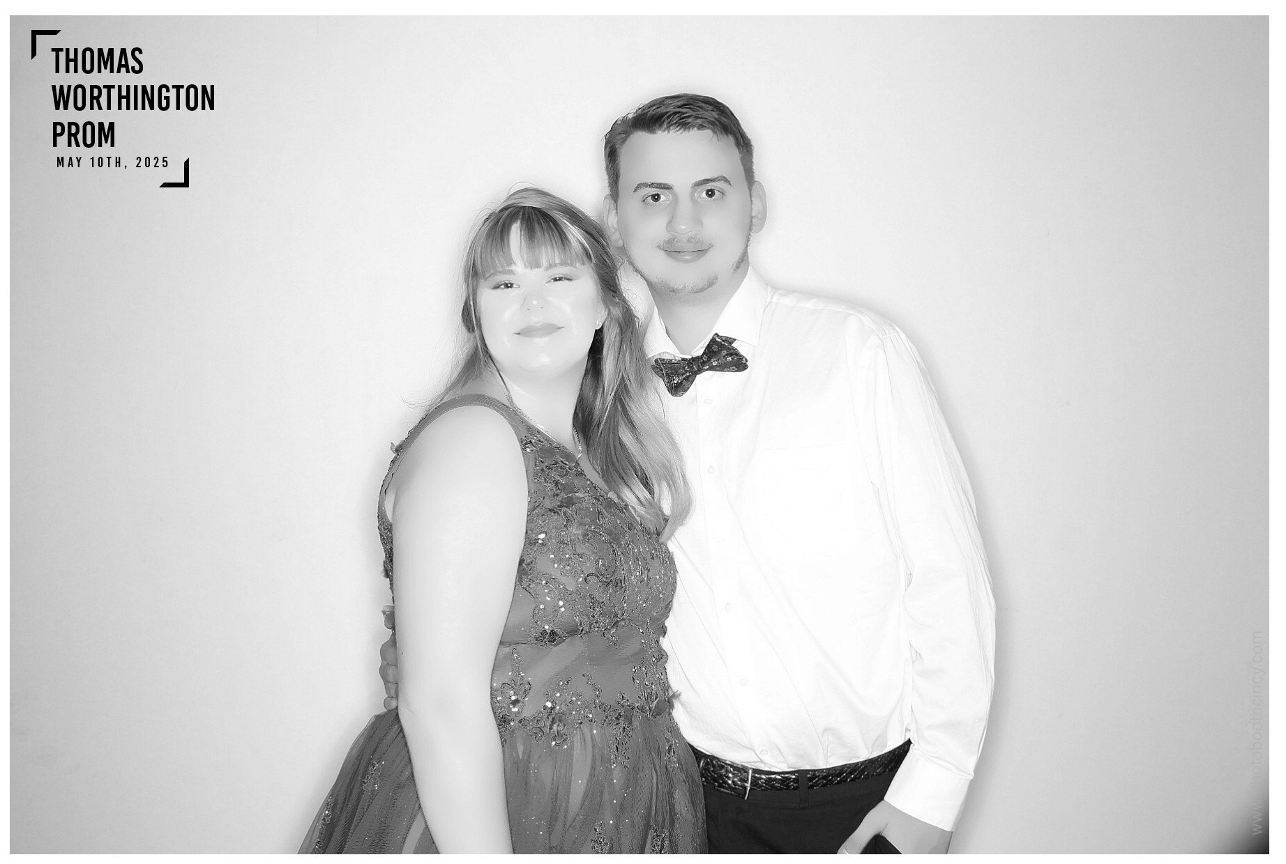 Thomas Worthington High School Prom 2025 | View more photos from the event at gallery.photoboothcincy.com/u/PhotoBoothCincy/Thomas-Worthington-High-School-Prom-2025