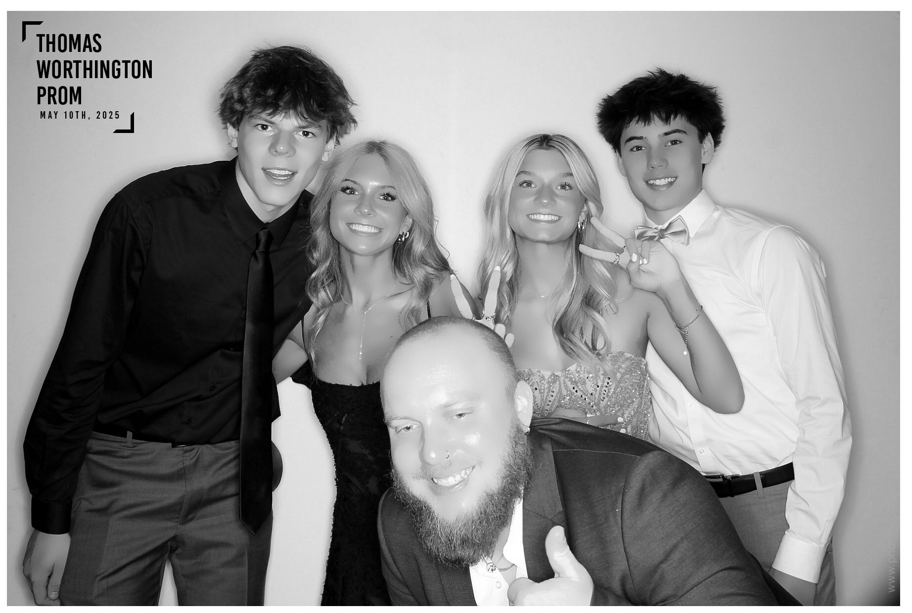 Thomas Worthington High School Prom 2025 | View more photos from the event at gallery.photoboothcincy.com/u/PhotoBoothCincy/Thomas-Worthington-High-School-Prom-2025