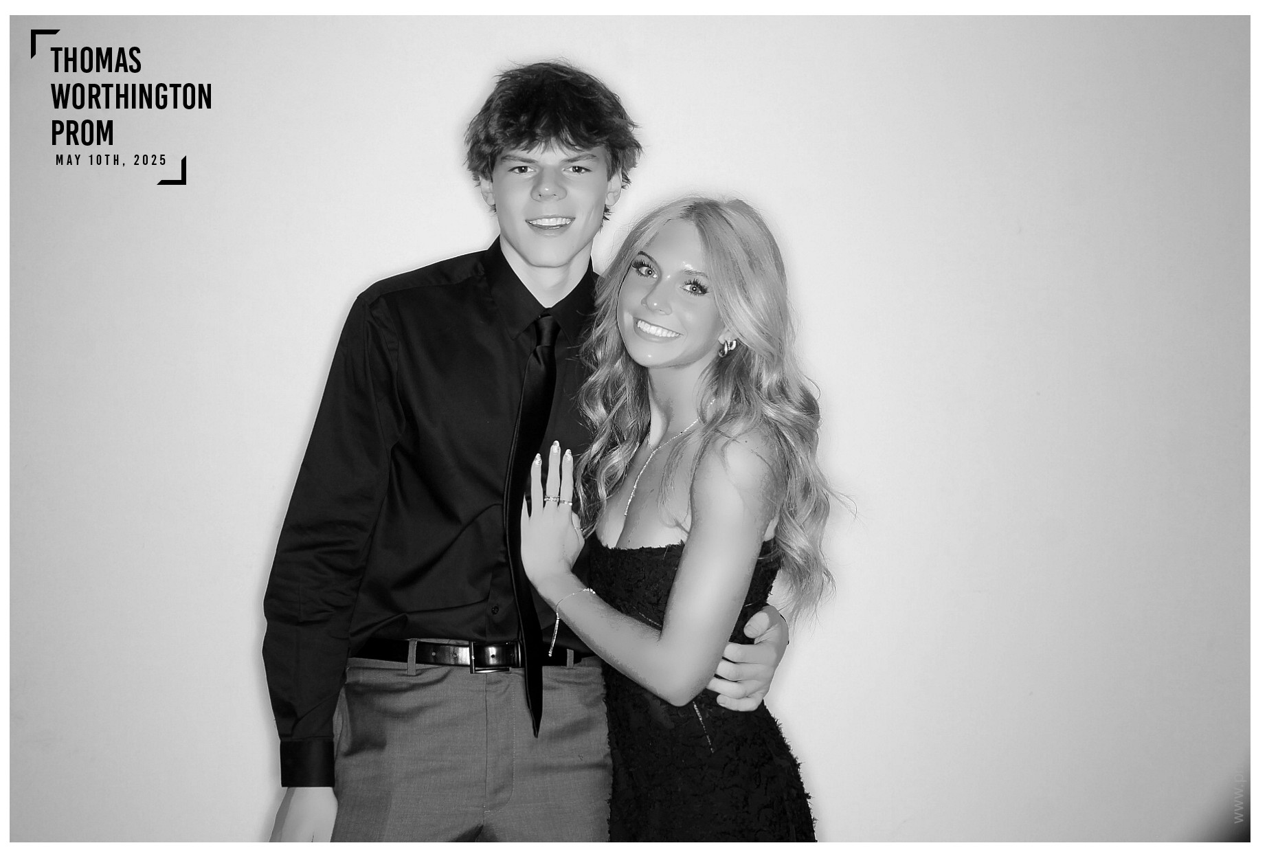Thomas Worthington High School Prom 2025 | View more photos from the event at gallery.photoboothcincy.com/u/PhotoBoothCincy/Thomas-Worthington-High-School-Prom-2025