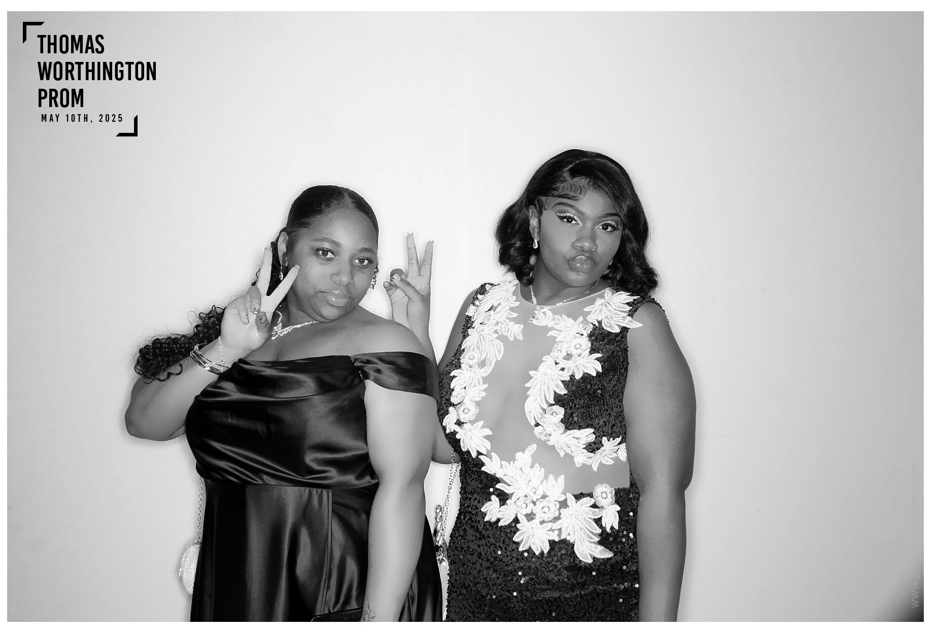 Thomas Worthington High School Prom 2025 | View more photos from the event at gallery.photoboothcincy.com/u/PhotoBoothCincy/Thomas-Worthington-High-School-Prom-2025