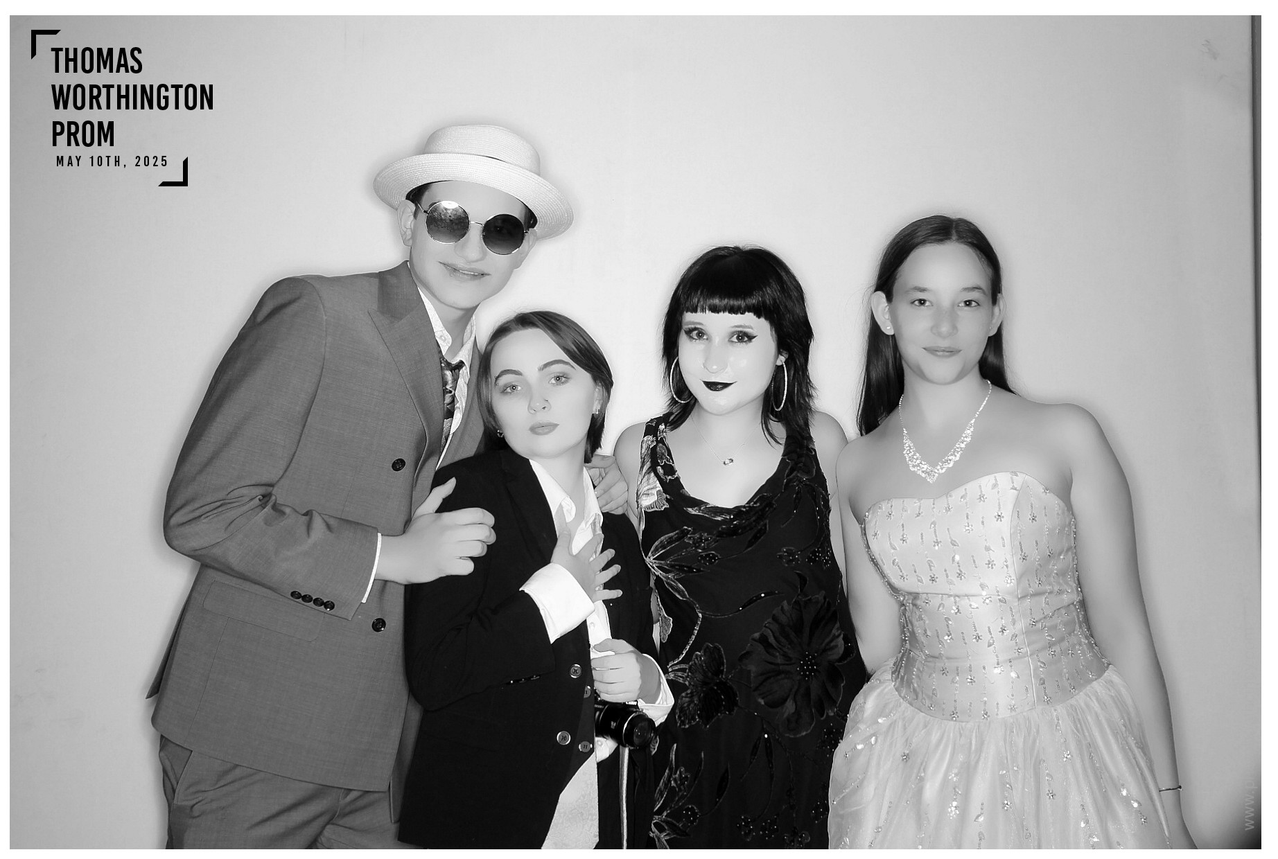 Thomas Worthington High School Prom 2025 | View more photos from the event at gallery.photoboothcincy.com/u/PhotoBoothCincy/Thomas-Worthington-High-School-Prom-2025