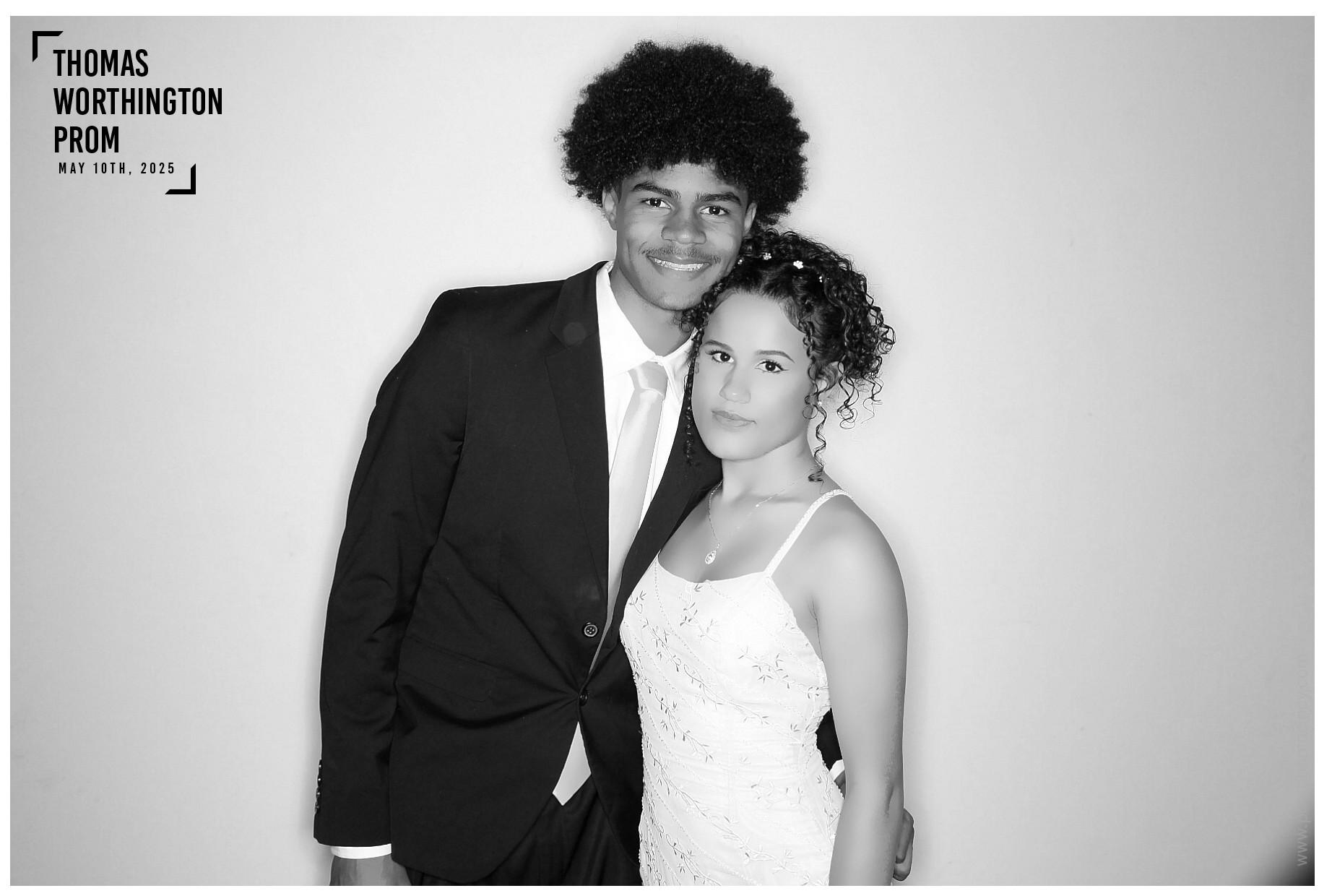 Thomas Worthington High School Prom 2025 | View more photos from the event at gallery.photoboothcincy.com/u/PhotoBoothCincy/Thomas-Worthington-High-School-Prom-2025