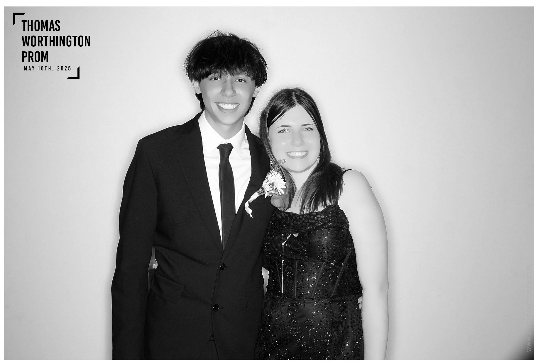 Thomas Worthington High School Prom 2025 | View more photos from the event at gallery.photoboothcincy.com/u/PhotoBoothCincy/Thomas-Worthington-High-School-Prom-2025