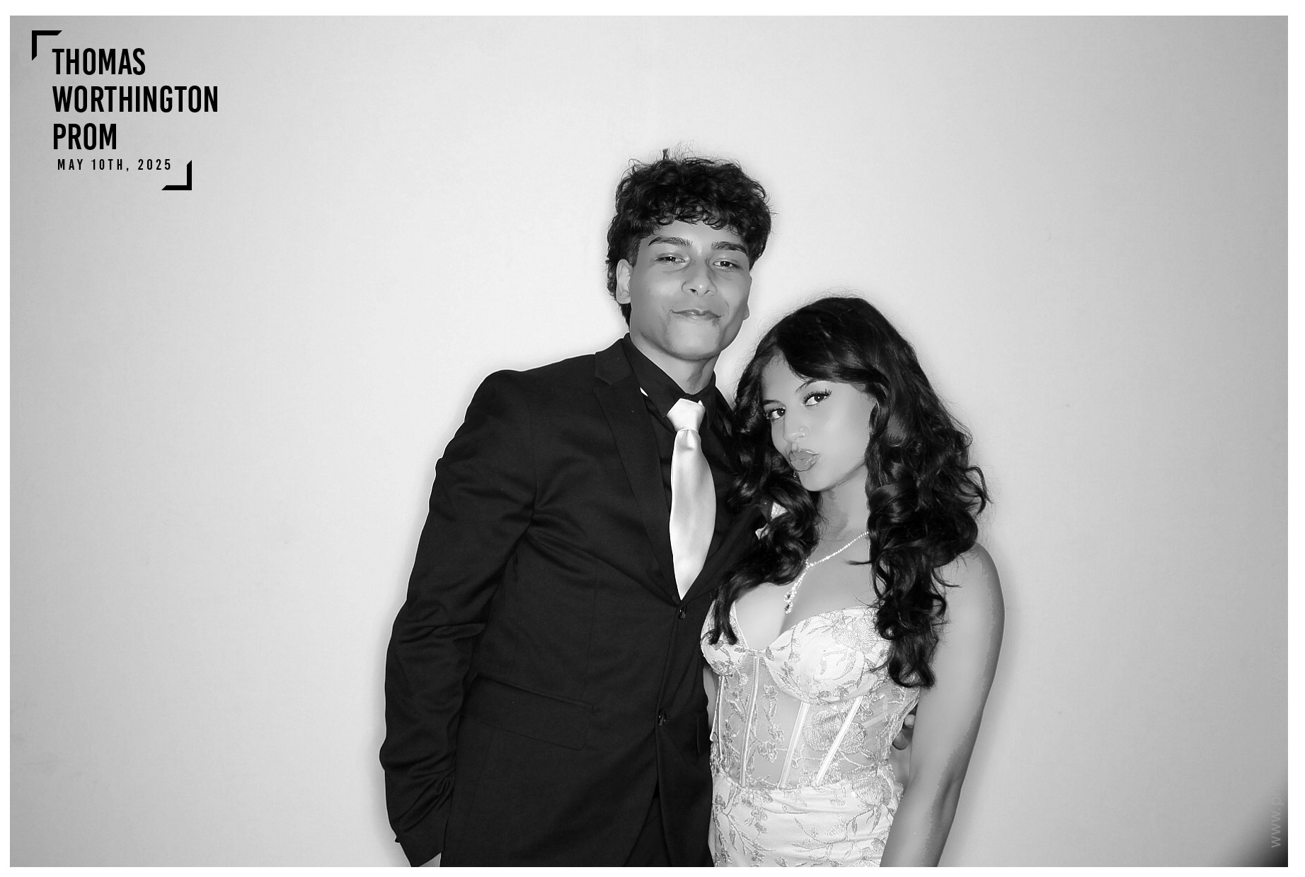 Thomas Worthington High School Prom 2025 | View more photos from the event at gallery.photoboothcincy.com/u/PhotoBoothCincy/Thomas-Worthington-High-School-Prom-2025