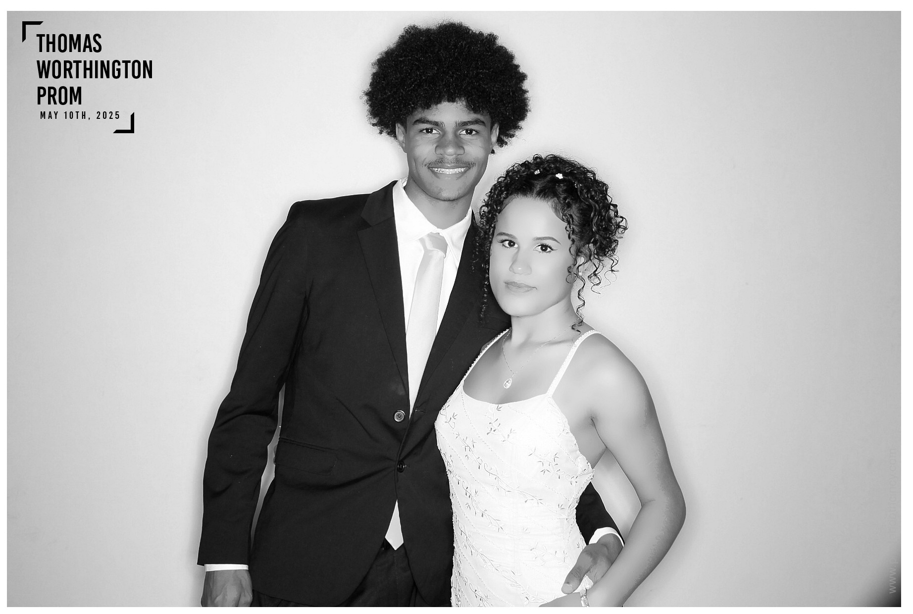 Thomas Worthington High School Prom 2025 | View more photos from the event at gallery.photoboothcincy.com/u/PhotoBoothCincy/Thomas-Worthington-High-School-Prom-2025