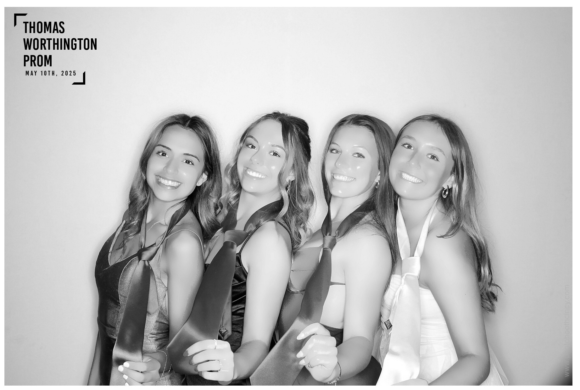 Thomas Worthington High School Prom 2025 | View more photos from the event at gallery.photoboothcincy.com/u/PhotoBoothCincy/Thomas-Worthington-High-School-Prom-2025