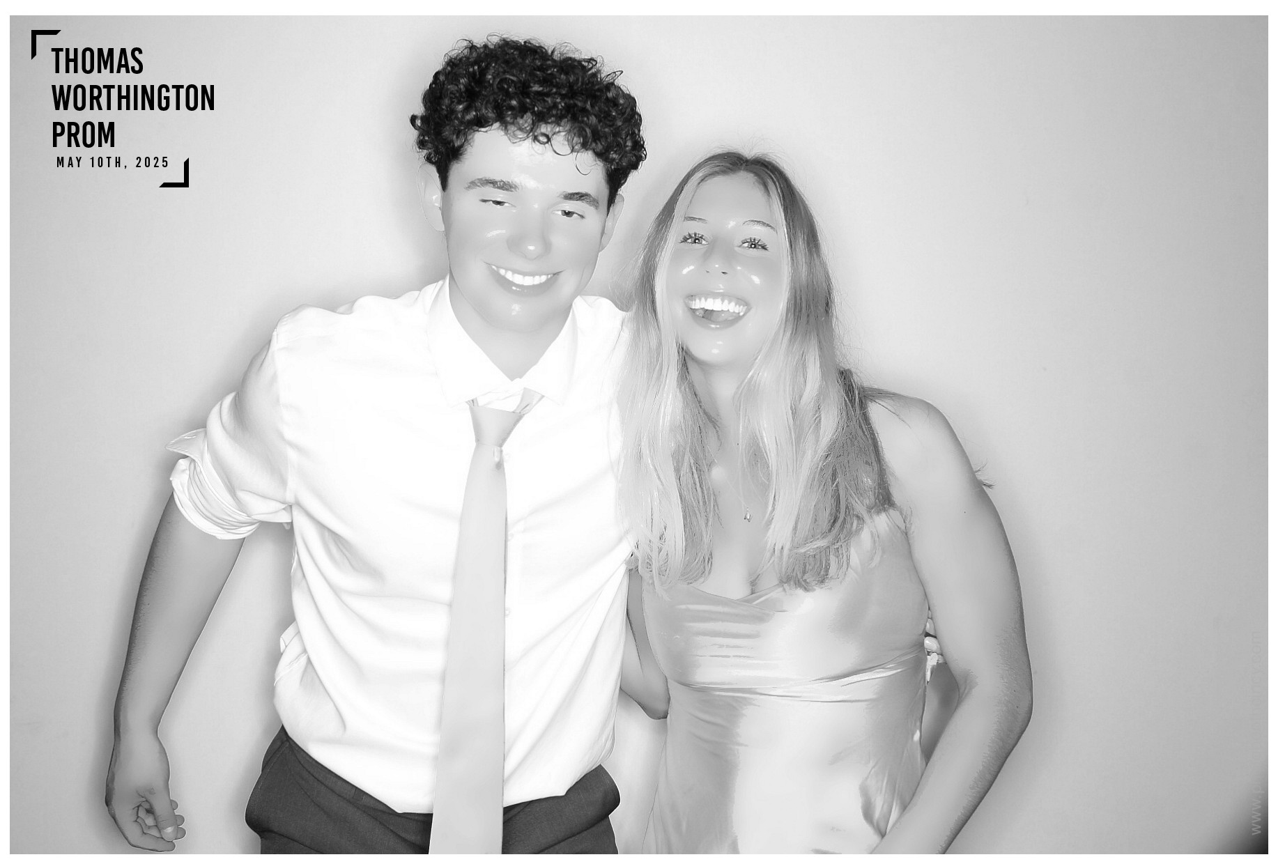Thomas Worthington High School Prom 2025 | View more photos from the event at gallery.photoboothcincy.com/u/PhotoBoothCincy/Thomas-Worthington-High-School-Prom-2025