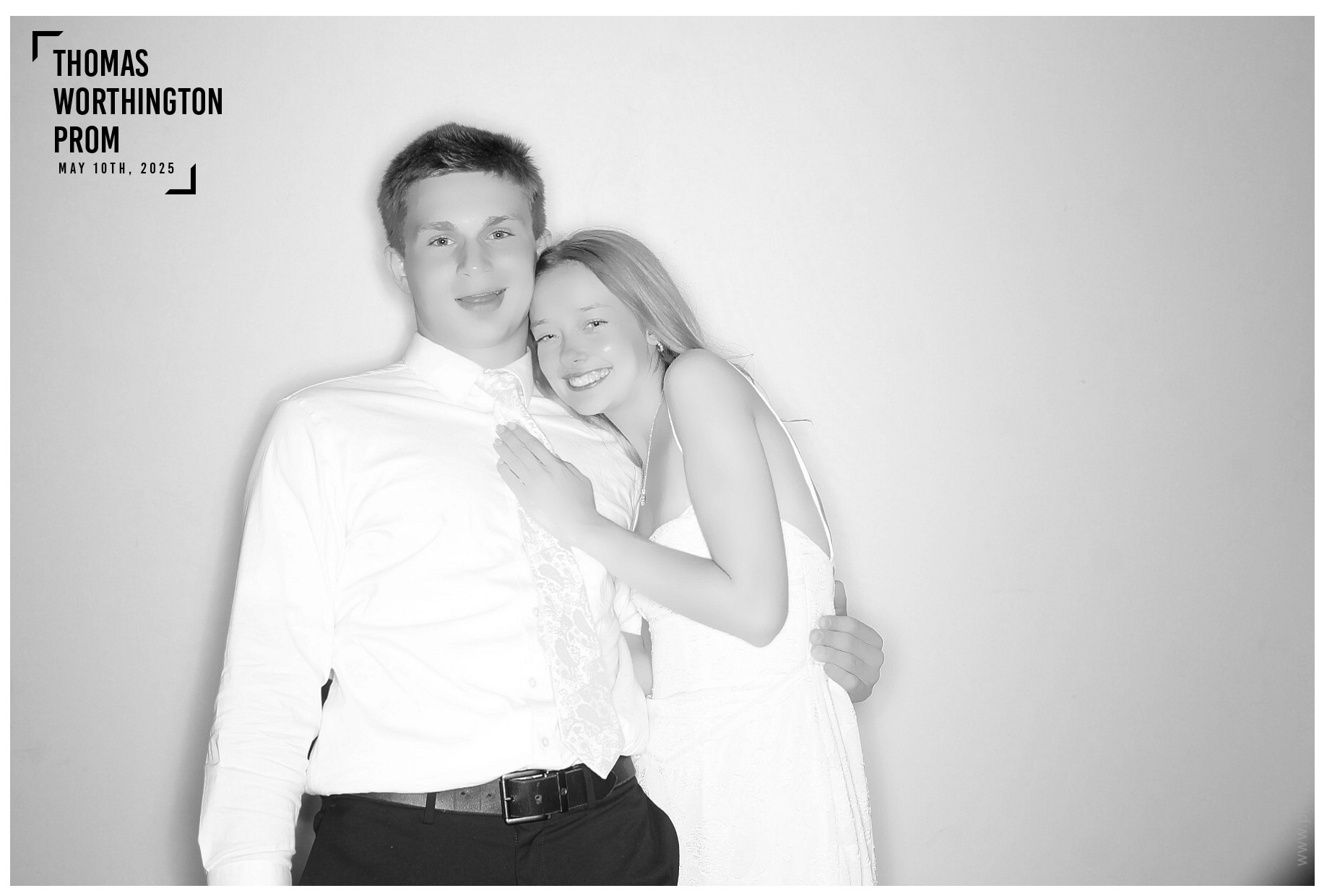 Thomas Worthington High School Prom 2025 | View more photos from the event at gallery.photoboothcincy.com/u/PhotoBoothCincy/Thomas-Worthington-High-School-Prom-2025