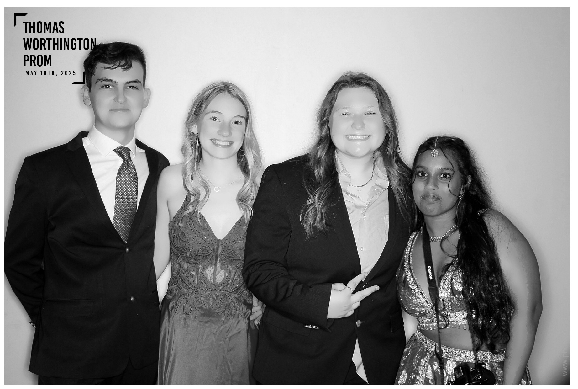 Thomas Worthington High School Prom 2025 | View more photos from the event at gallery.photoboothcincy.com/u/PhotoBoothCincy/Thomas-Worthington-High-School-Prom-2025