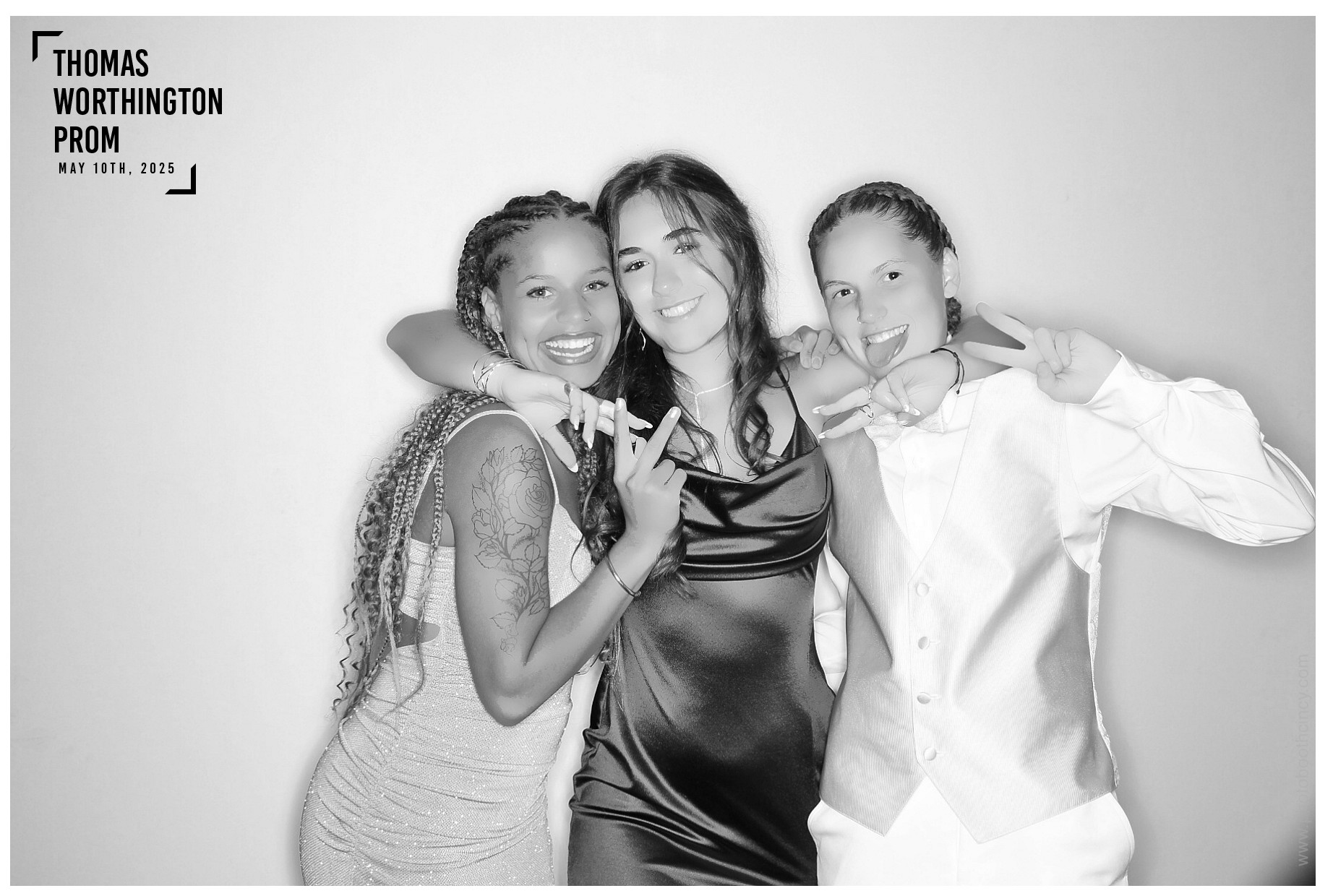 Thomas Worthington High School Prom 2025 | View more photos from the event at gallery.photoboothcincy.com/u/PhotoBoothCincy/Thomas-Worthington-High-School-Prom-2025