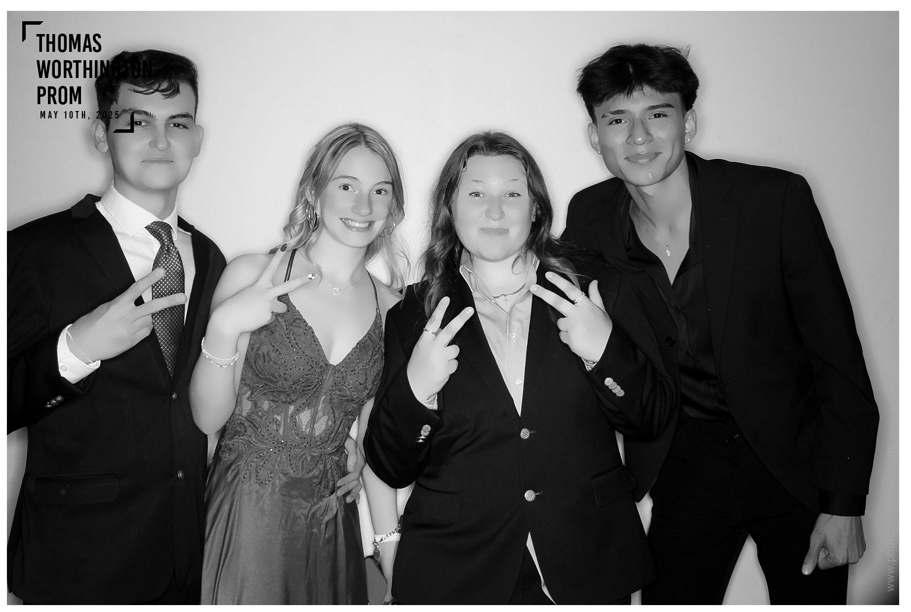 Thomas Worthington High School Prom 2025 | View more photos from the event at gallery.photoboothcincy.com/u/PhotoBoothCincy/Thomas-Worthington-High-School-Prom-2025