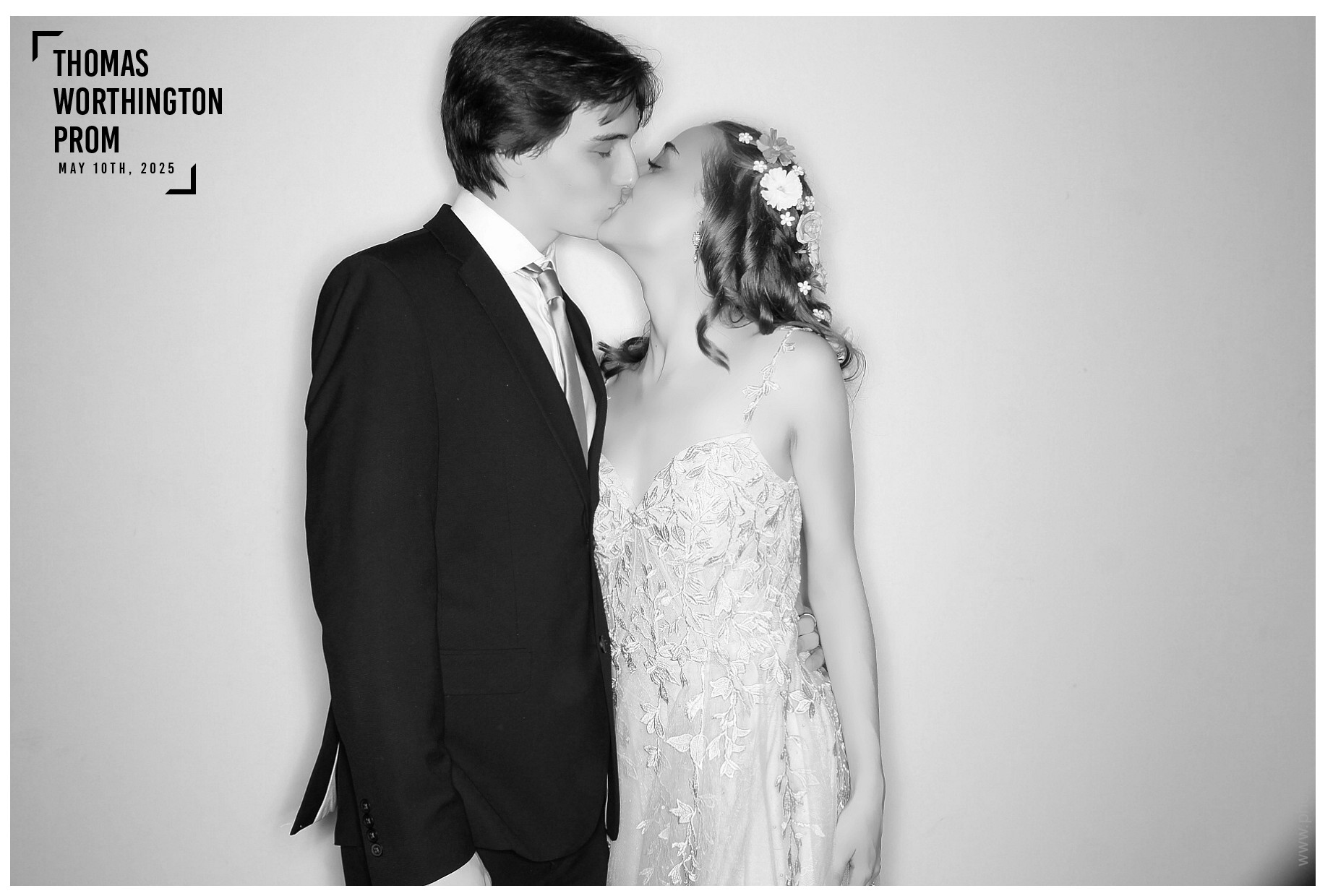 Thomas Worthington High School Prom 2025 | View more photos from the event at gallery.photoboothcincy.com/u/PhotoBoothCincy/Thomas-Worthington-High-School-Prom-2025