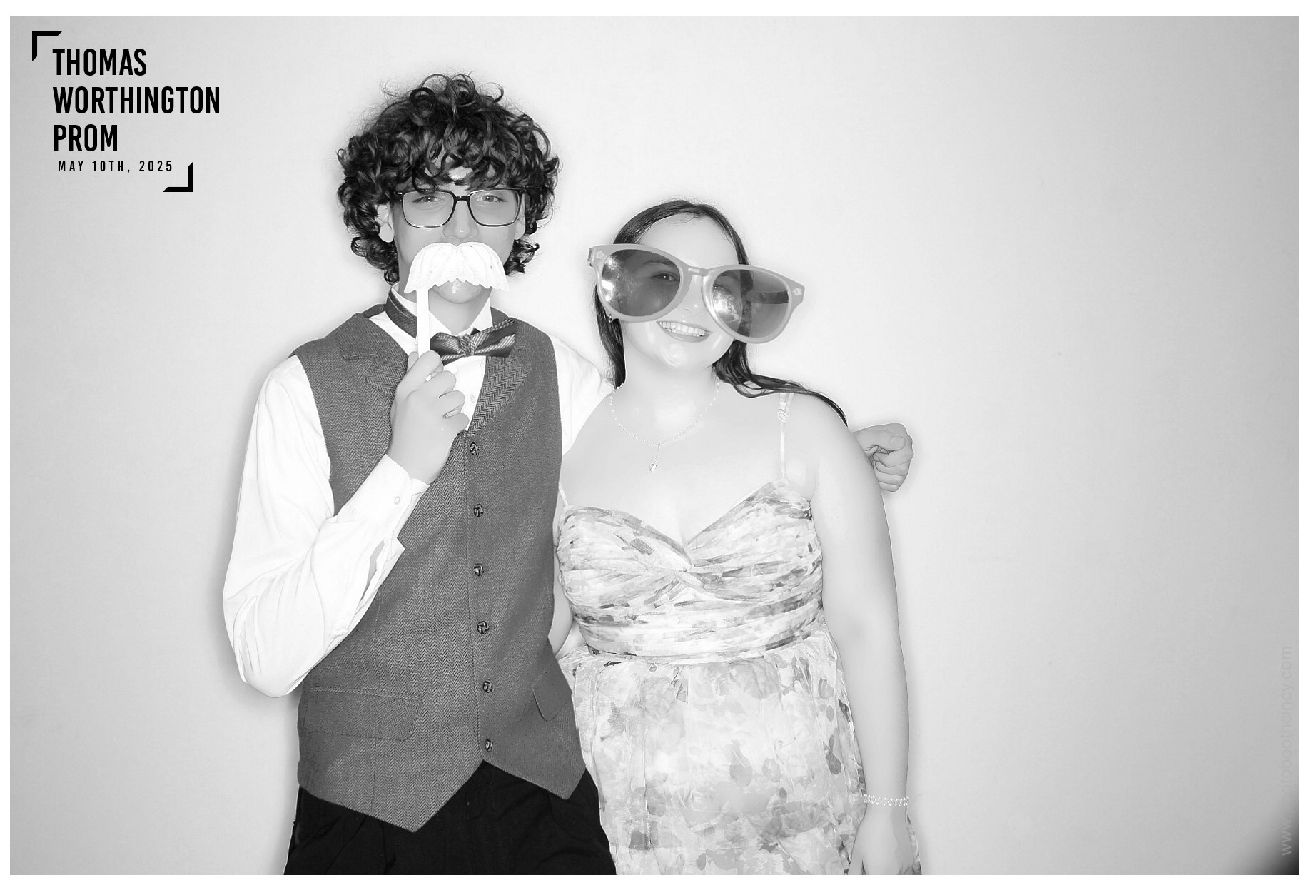 Thomas Worthington High School Prom 2025 | View more photos from the event at gallery.photoboothcincy.com/u/PhotoBoothCincy/Thomas-Worthington-High-School-Prom-2025