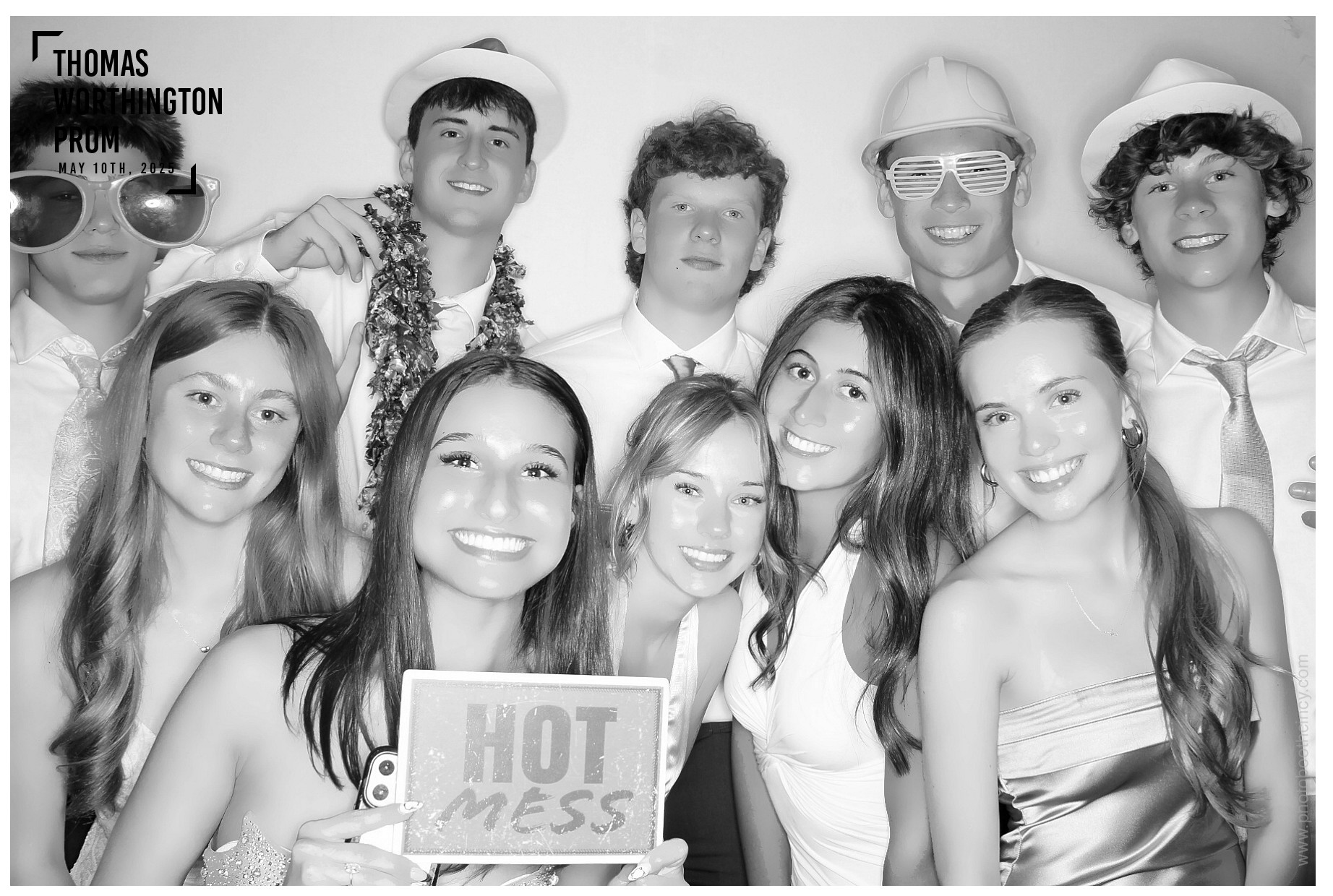 Thomas Worthington High School Prom 2025 | View more photos from the event at gallery.photoboothcincy.com/u/PhotoBoothCincy/Thomas-Worthington-High-School-Prom-2025