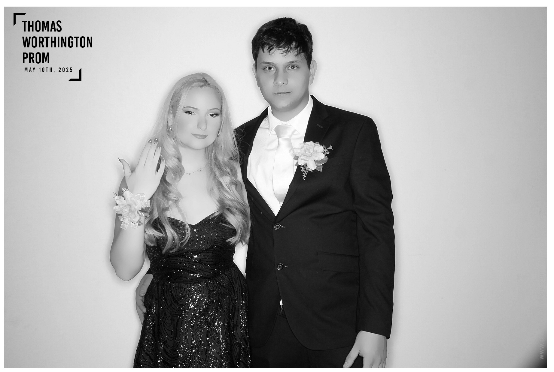 Thomas Worthington High School Prom 2025 | View more photos from the event at gallery.photoboothcincy.com/u/PhotoBoothCincy/Thomas-Worthington-High-School-Prom-2025