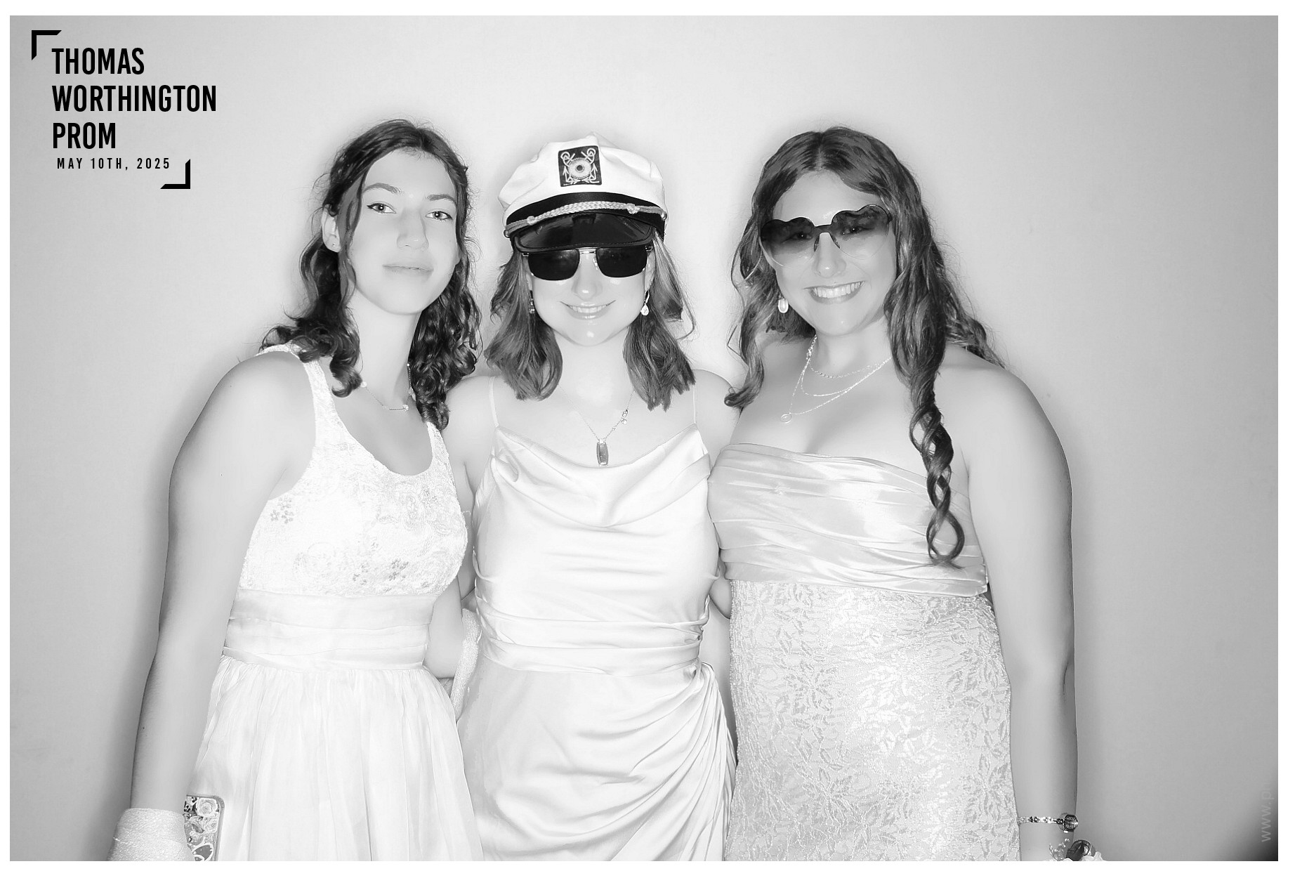 Thomas Worthington High School Prom 2025 | View more photos from the event at gallery.photoboothcincy.com/u/PhotoBoothCincy/Thomas-Worthington-High-School-Prom-2025