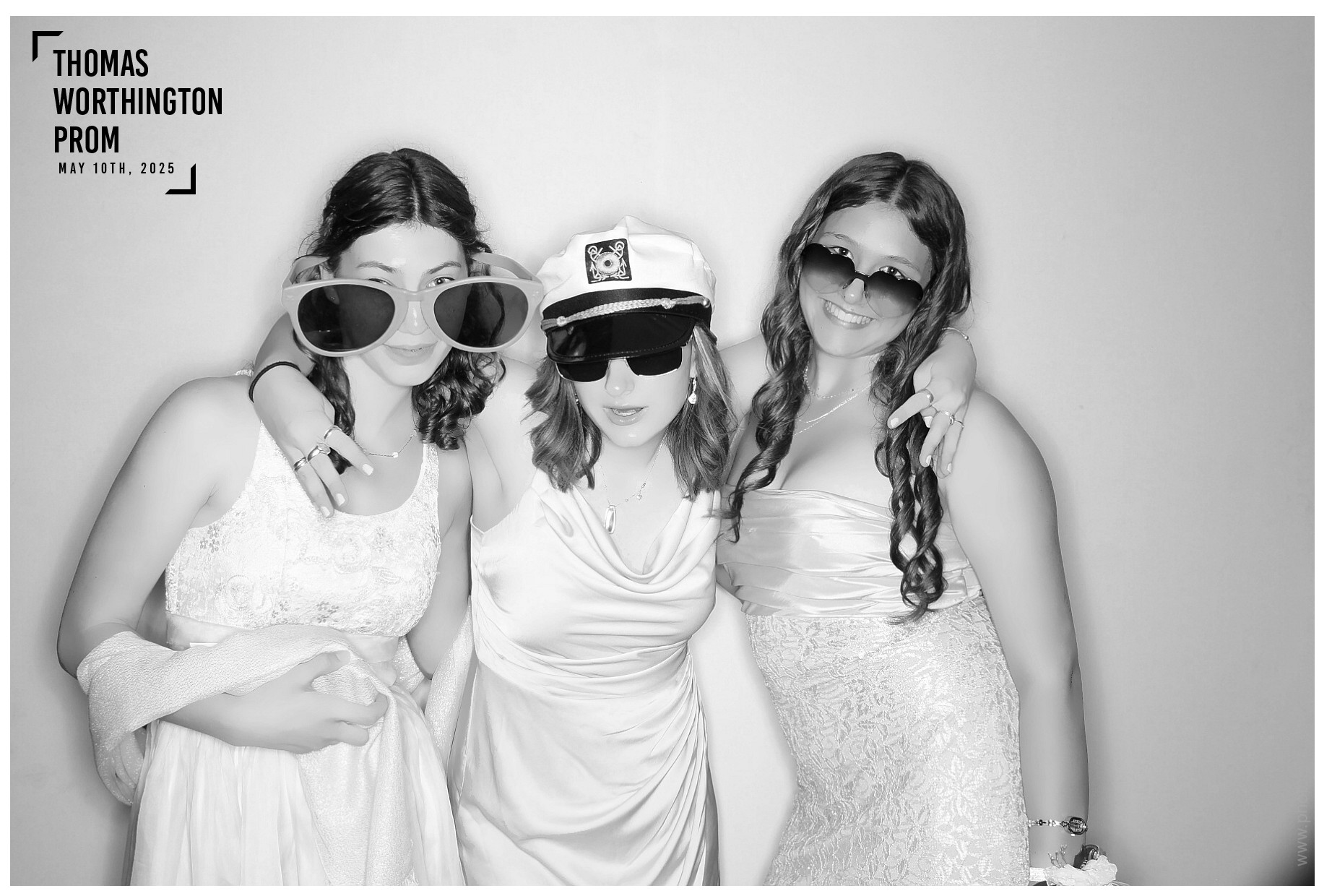 Thomas Worthington High School Prom 2025 | View more photos from the event at gallery.photoboothcincy.com/u/PhotoBoothCincy/Thomas-Worthington-High-School-Prom-2025