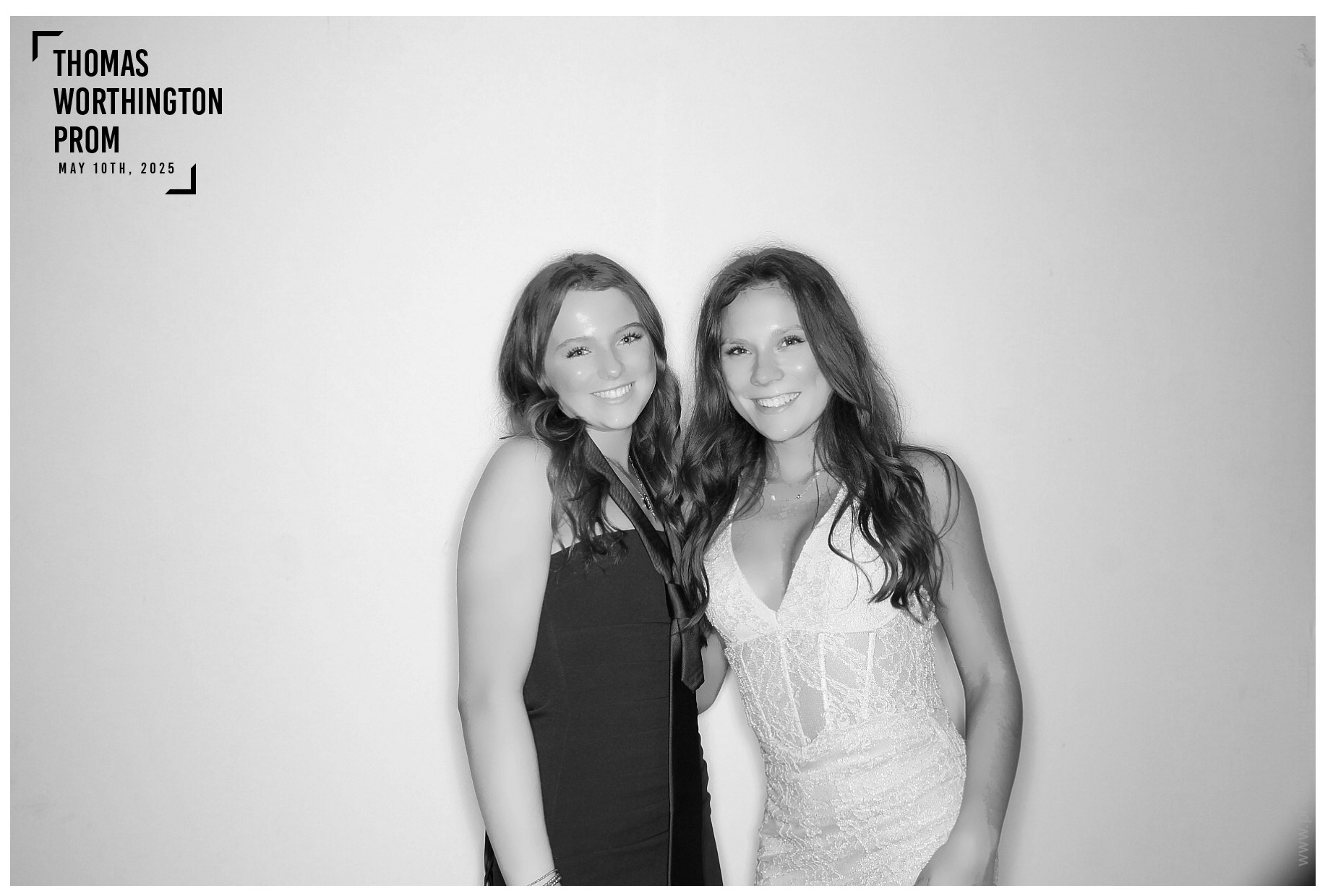 Thomas Worthington High School Prom 2025 | View more photos from the event at gallery.photoboothcincy.com/u/PhotoBoothCincy/Thomas-Worthington-High-School-Prom-2025