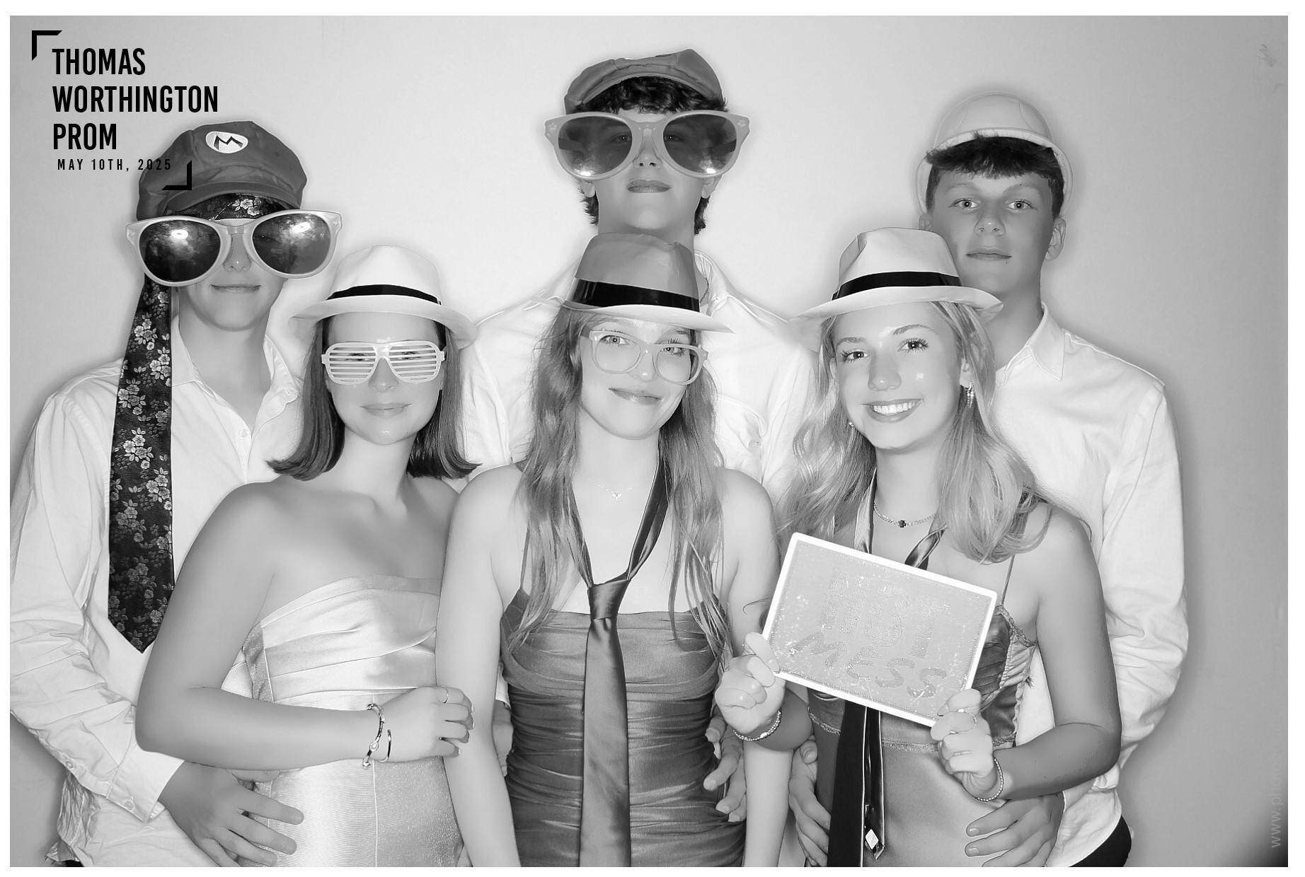 Thomas Worthington High School Prom 2025 | View more photos from the event at gallery.photoboothcincy.com/u/PhotoBoothCincy/Thomas-Worthington-High-School-Prom-2025