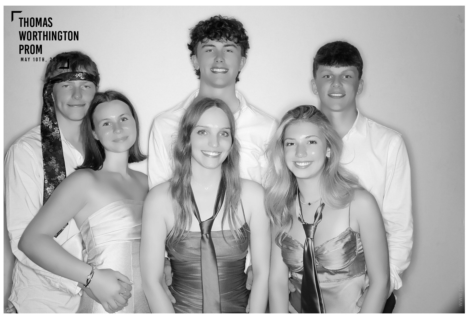 Thomas Worthington High School Prom 2025 | View more photos from the event at gallery.photoboothcincy.com/u/PhotoBoothCincy/Thomas-Worthington-High-School-Prom-2025