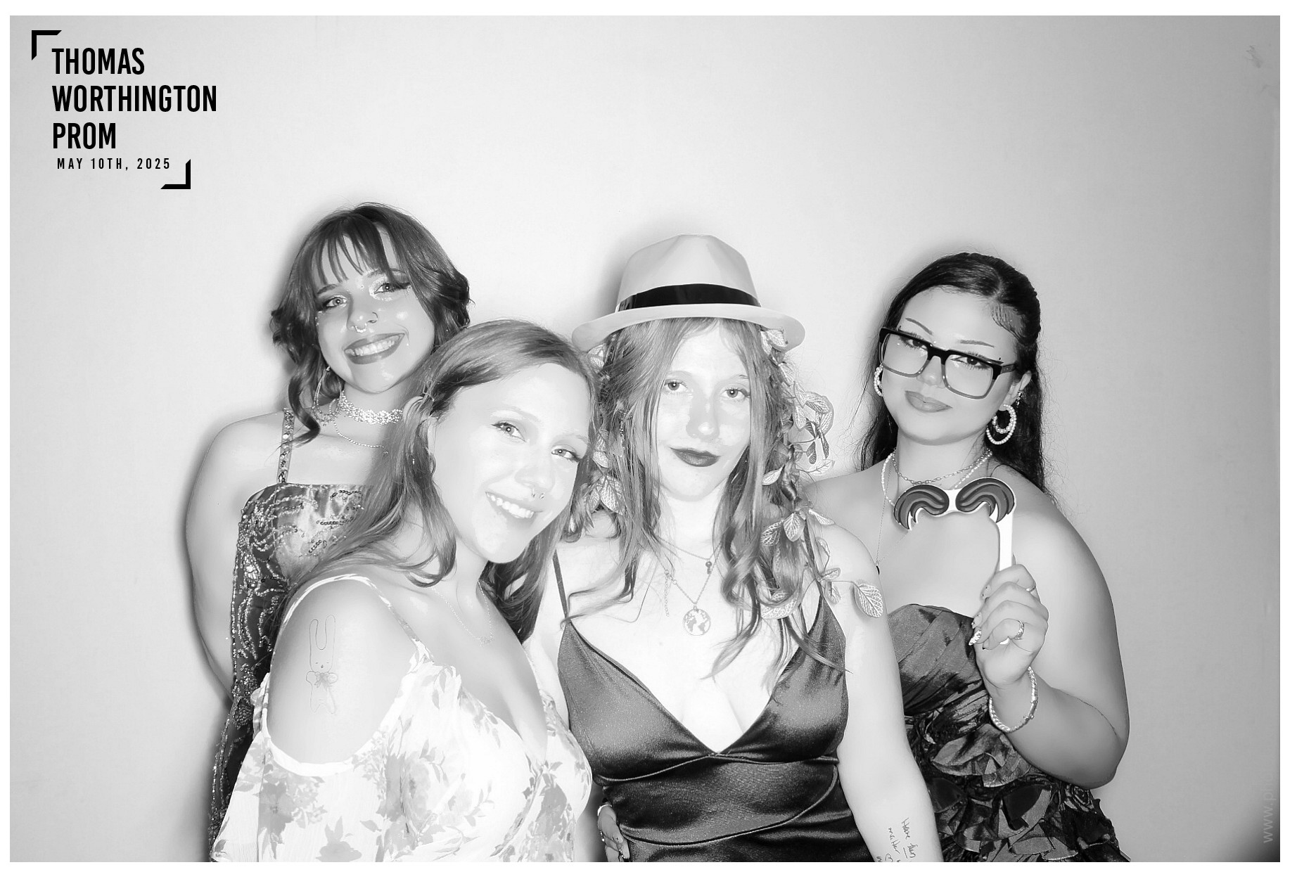 Thomas Worthington High School Prom 2025 | View more photos from the event at gallery.photoboothcincy.com/u/PhotoBoothCincy/Thomas-Worthington-High-School-Prom-2025