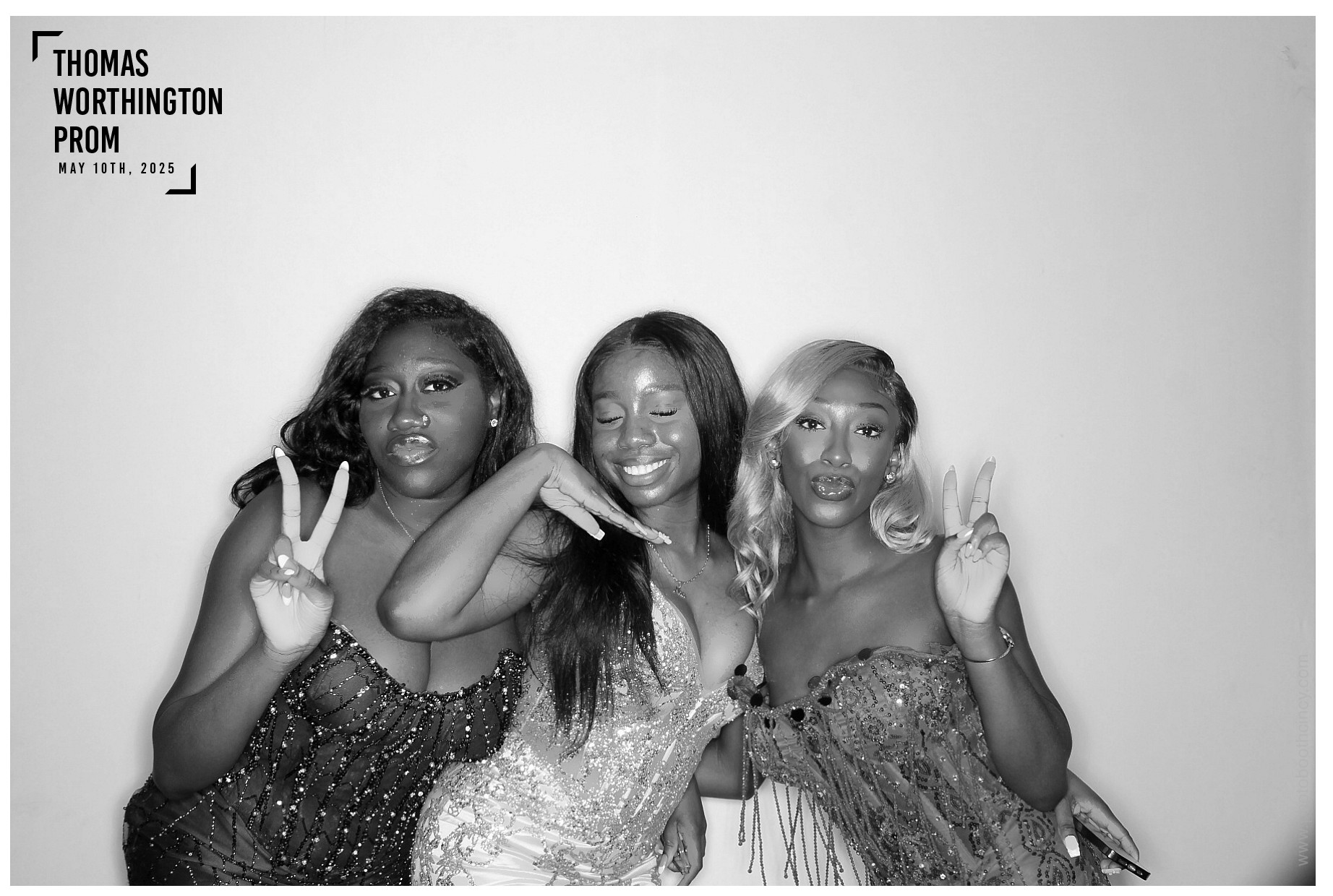 Thomas Worthington High School Prom 2025 | View more photos from the event at gallery.photoboothcincy.com/u/PhotoBoothCincy/Thomas-Worthington-High-School-Prom-2025